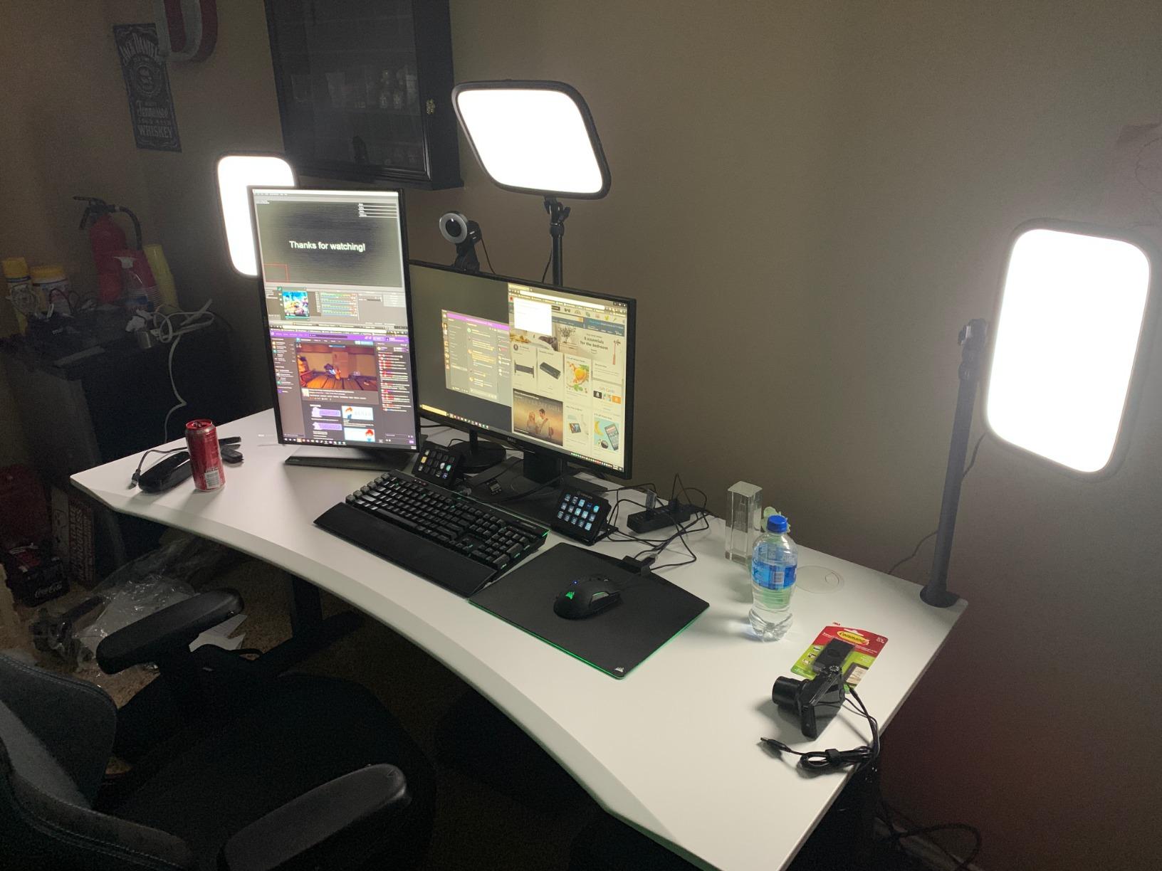 Elgato Key Light, Professional 2800 Lumens Studio Light customer photo 2