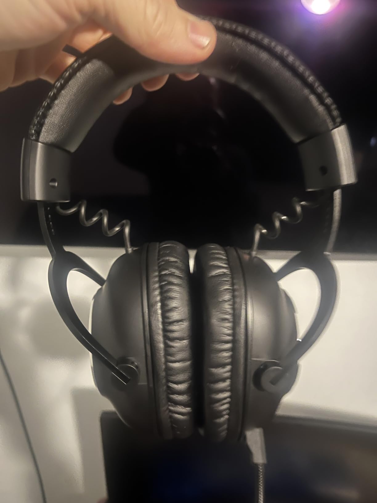 Logitech PRO X Wireless Lightspeed Gaming Headset with Blue VO!CE Mic Filter Tech, 50mm PRO-G Drivers, DTS Headphone:X 2.0 Surround Sound, 20+ Hour Battery Life - Black customer photo 1