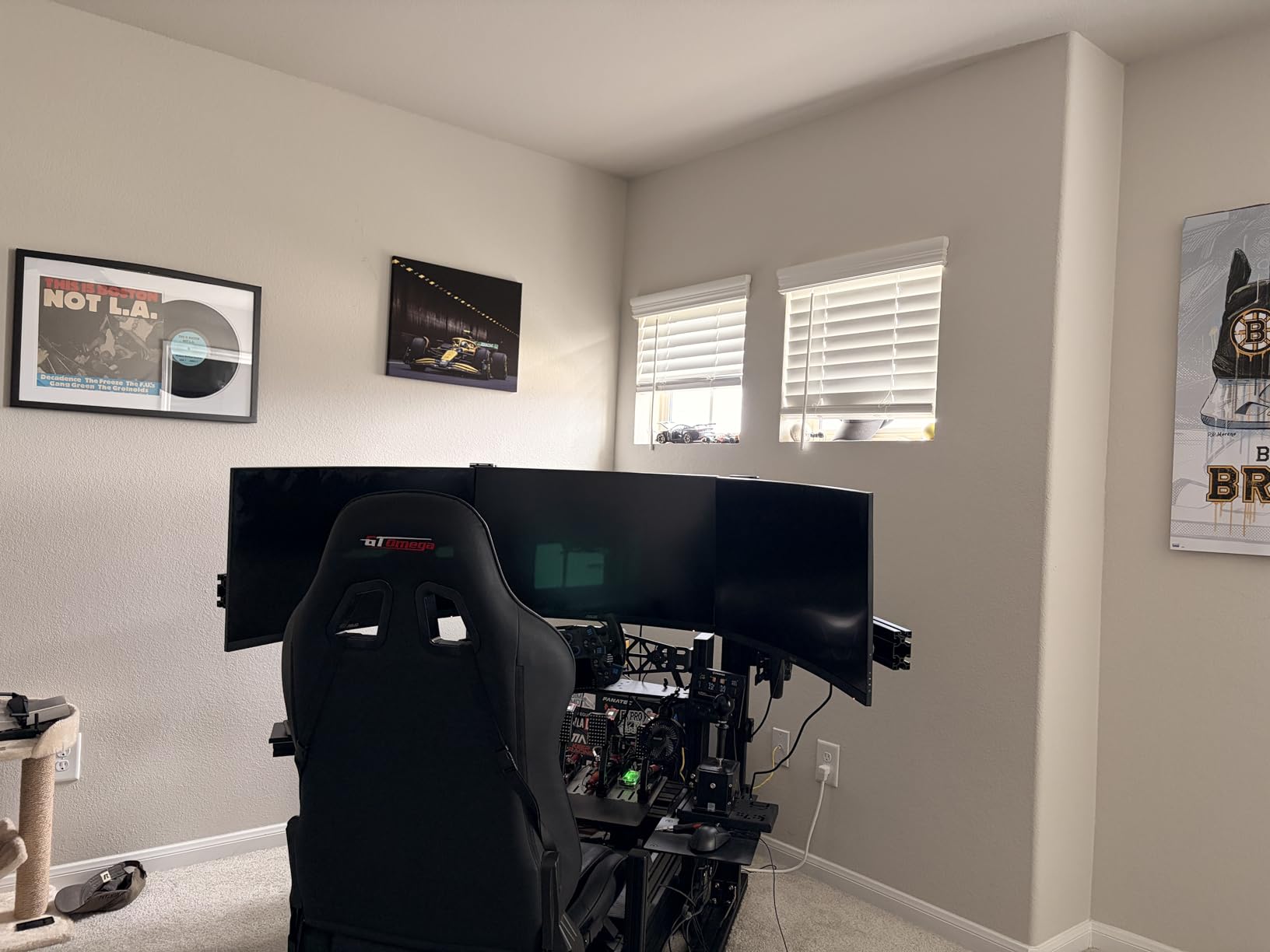 ASUS TUF 32 Inch Curved Gaming Monitor - QHD (2560 x 1440), 165Hz, 1ms, Extreme Low Motion Blur, Speaker, FreeSync Premium, VESA Mountable - VG32VQ1B customer photo 2
