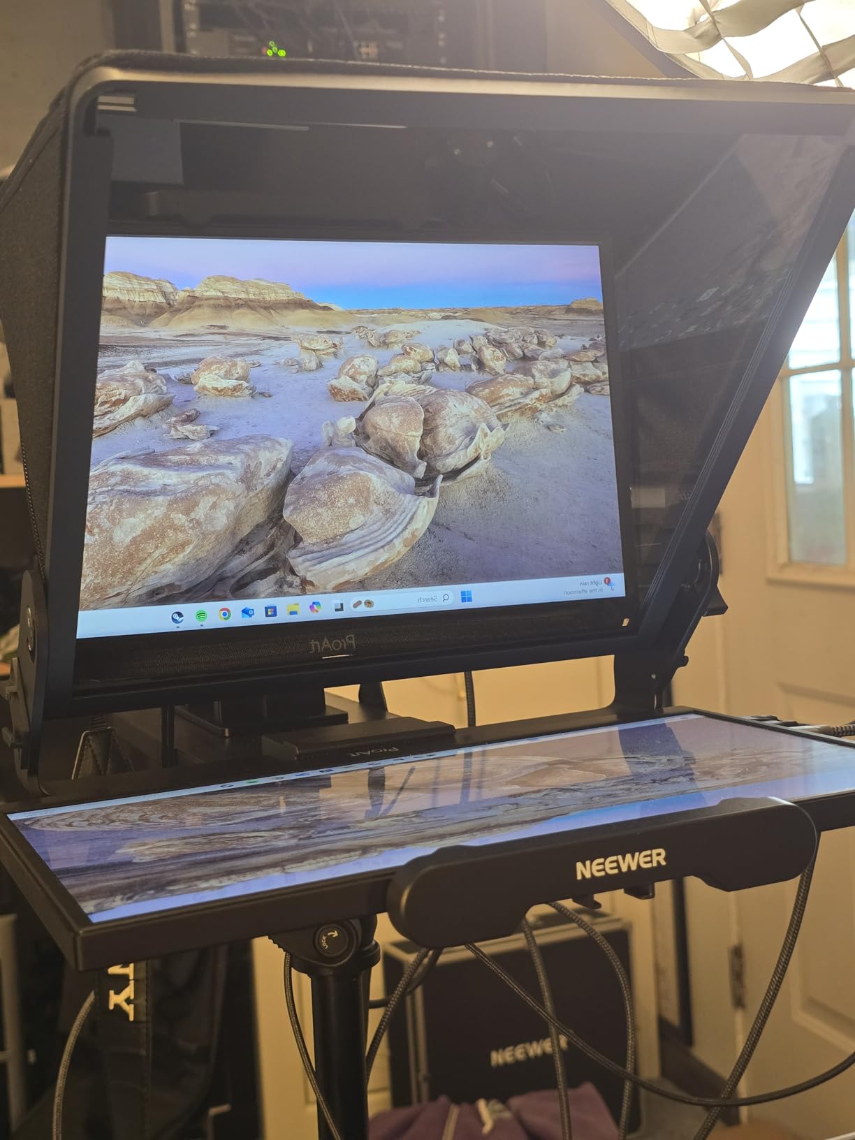 NEEWER X12 14 Inch Aluminum Alloy Teleprompter for iPad Tablet Phone Camera customer photo 1