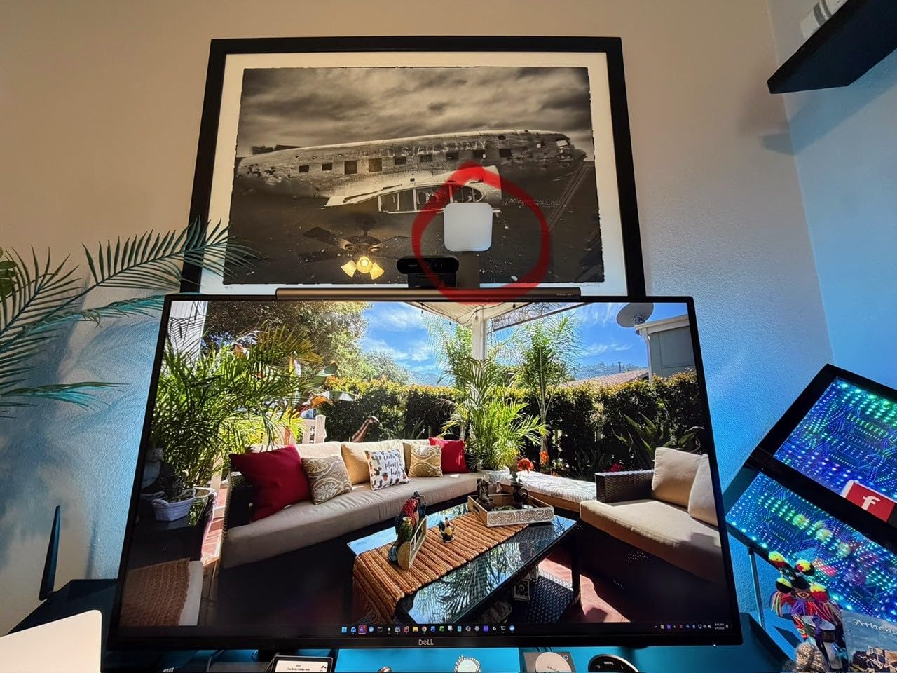 Logitech for Creators Litra Glow Premium LED Streaming Light - Graphite customer photo 1