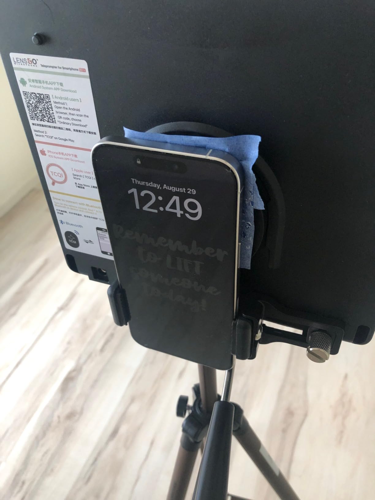 LENSGO 9.7” Teleprompter for Camera iPad Tablet Smartphone w/Remote Control, APP Compatible with iOS & Android System for Online Teaching Vlogger Live Streaming Interview, Fold in One Sec customer photo 2