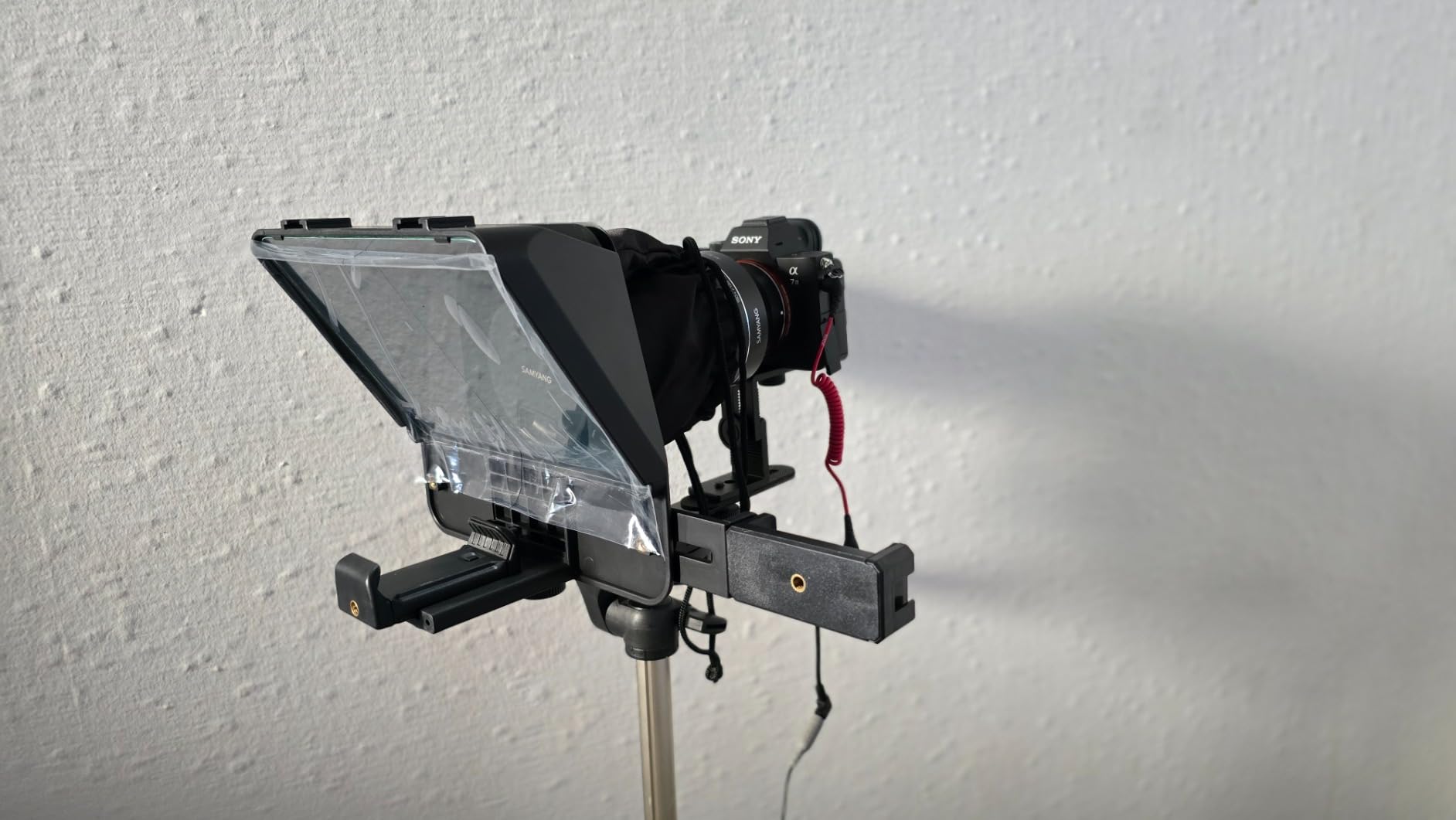 A10 Portable Teleprompter for Smartphones & DSLR Cameras with Phone Holder, Remote Control Ideal for Live Streaming, Interviews, Speeches & Video Production customer photo 2