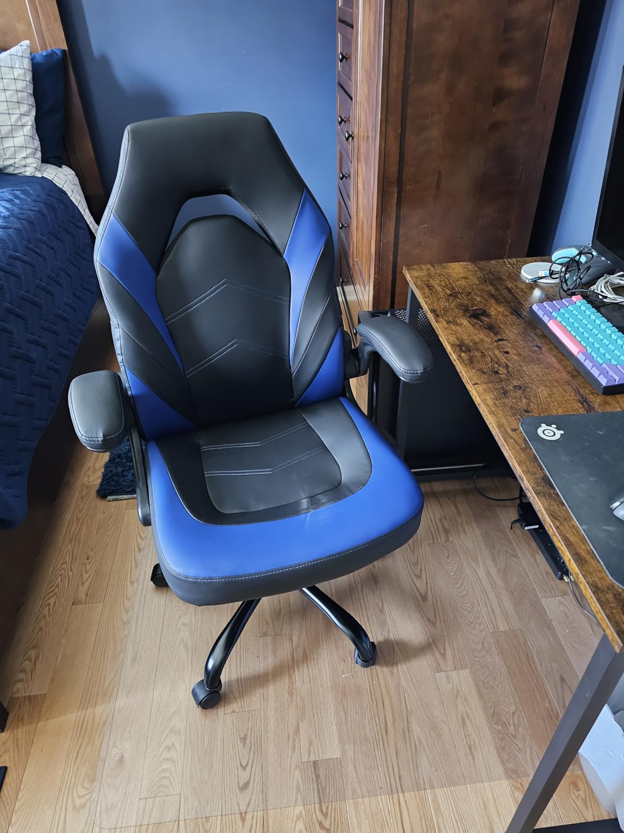 Sweetcrispy Computer Gaming Chair - PU Leather Ergonomic Lumbar Support with Flip-up Armrest and 360° Swivel Wheels, Height Adjustable Task Home Office Desk Video Racing, Red customer photo 2