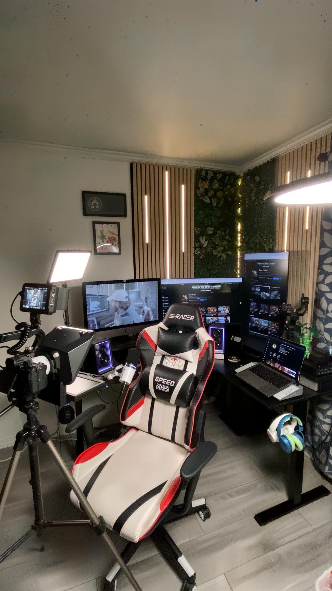 Elgato Prompter, Teleprompter with Built-in Screen customer photo 2