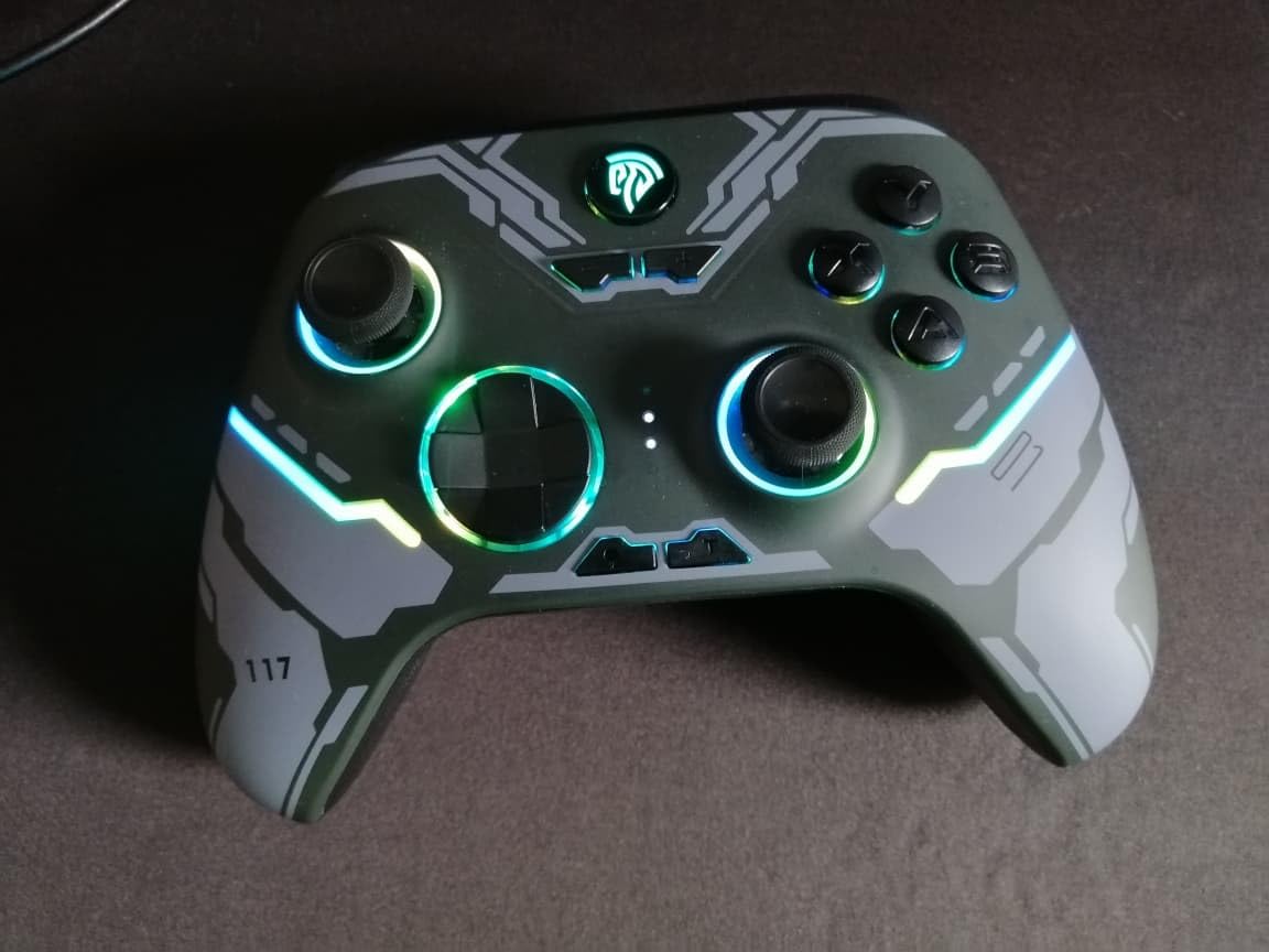 EasySMX X15 Wireless PC Controller with Hall Effect Joysticks & Triggers, RGB Lighting, 2 Back Buttons, 1000mAh Battery, Bluetooth Game Controller for Windows PC, Steam, Switch & Android customer photo 1
