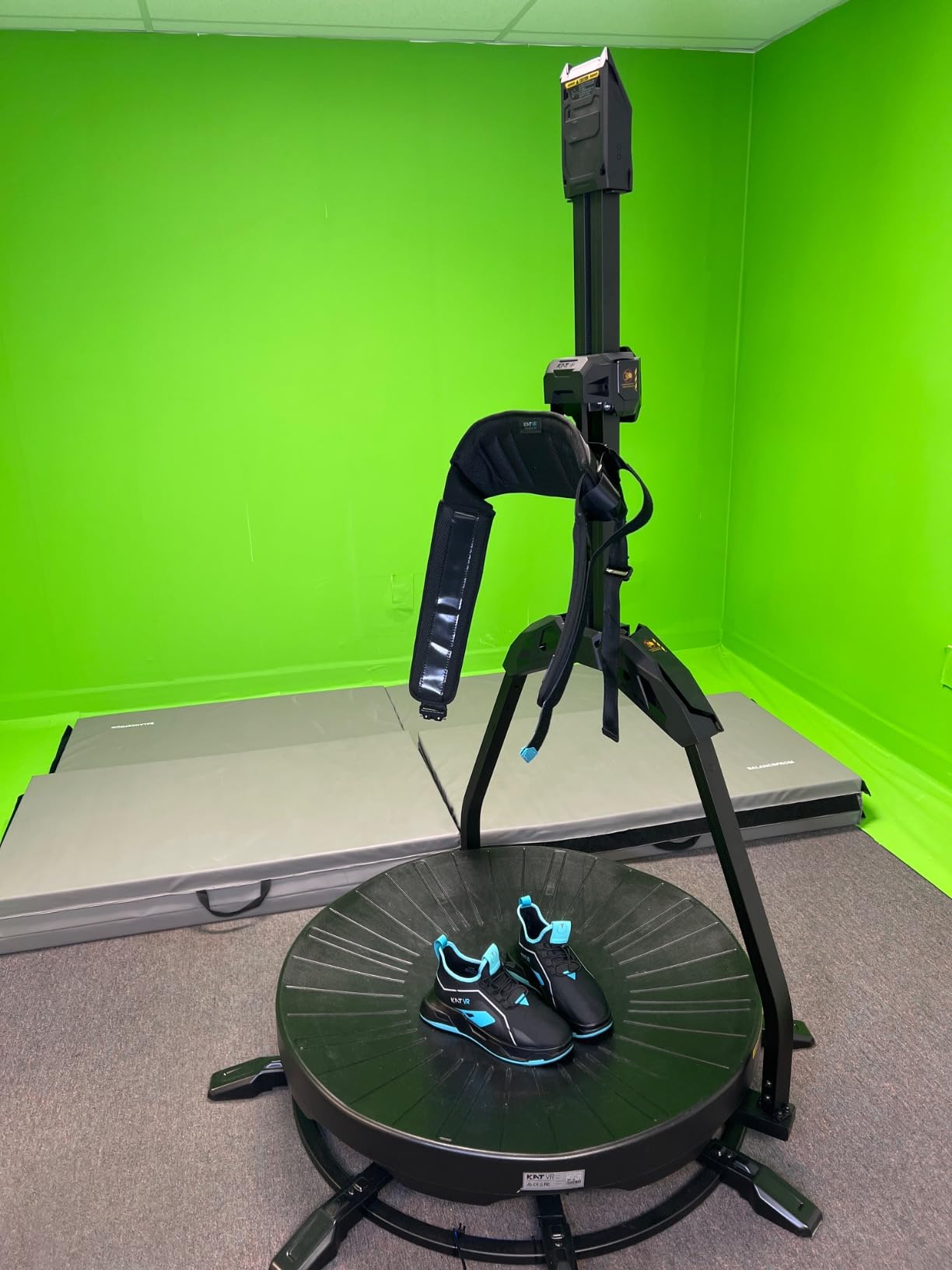 KAT Walk C2 CORE VR Treadmill | 360 Degree Omnidirectional Walking Pad for Immersive Gaming & Home Fitness | Compatible with SteamVR, Oculus, Quest | Game-Tuned Motion Support for VR Enthusiasts US Size 9 customer photo 1