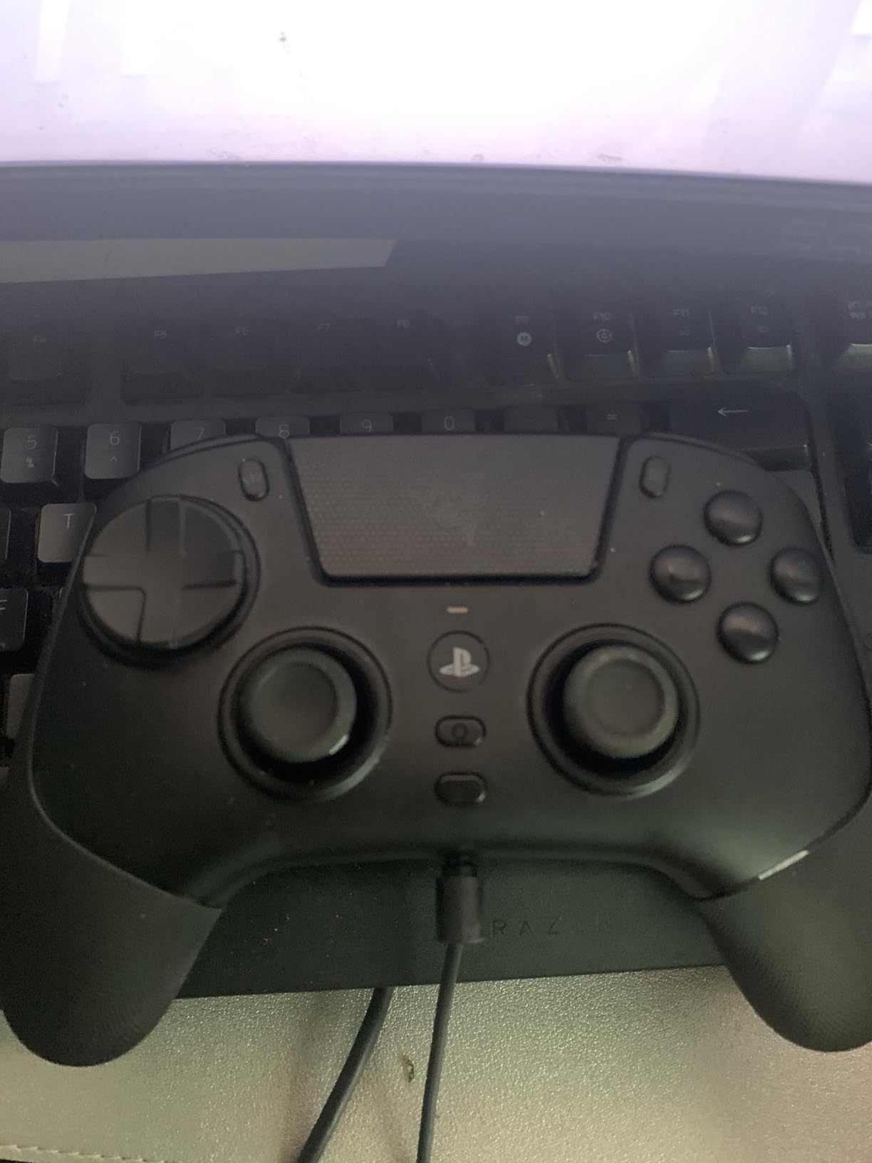 Razer Raiju V3 Pro Wireless Esports Controller - Officially Licensed for PlayStation, Lag-free Esports Grade Performance, 6 Remappable Buttons, TMR Thumbsticks, Fast Triggers, for PS5 & PC - Black customer photo 1