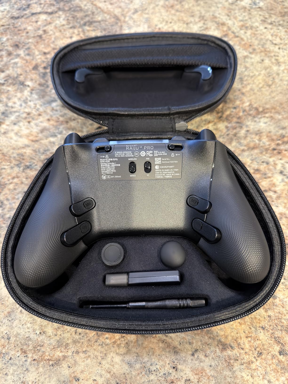 Razer Raiju V3 Pro Wireless Esports Controller - Officially Licensed for PlayStation, Lag-free Esports Grade Performance, 6 Remappable Buttons, TMR Thumbsticks, Fast Triggers, for PS5 & PC - Black customer photo 2