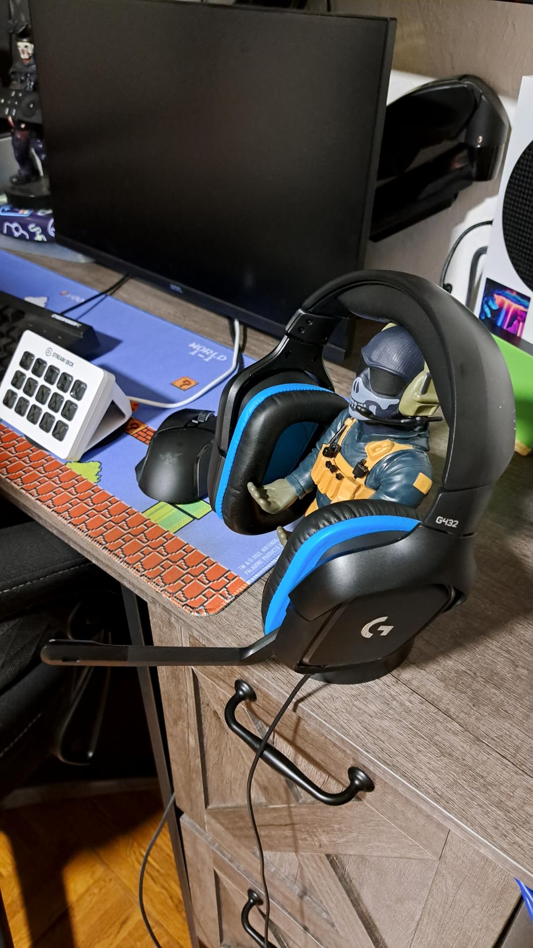 Logitech G432 Wired Gaming Headset, 7.1 Surround Sound, DTS Headphone:X 2.0, Flip-to-Mute Mic, PC - Black/Blue customer photo 1