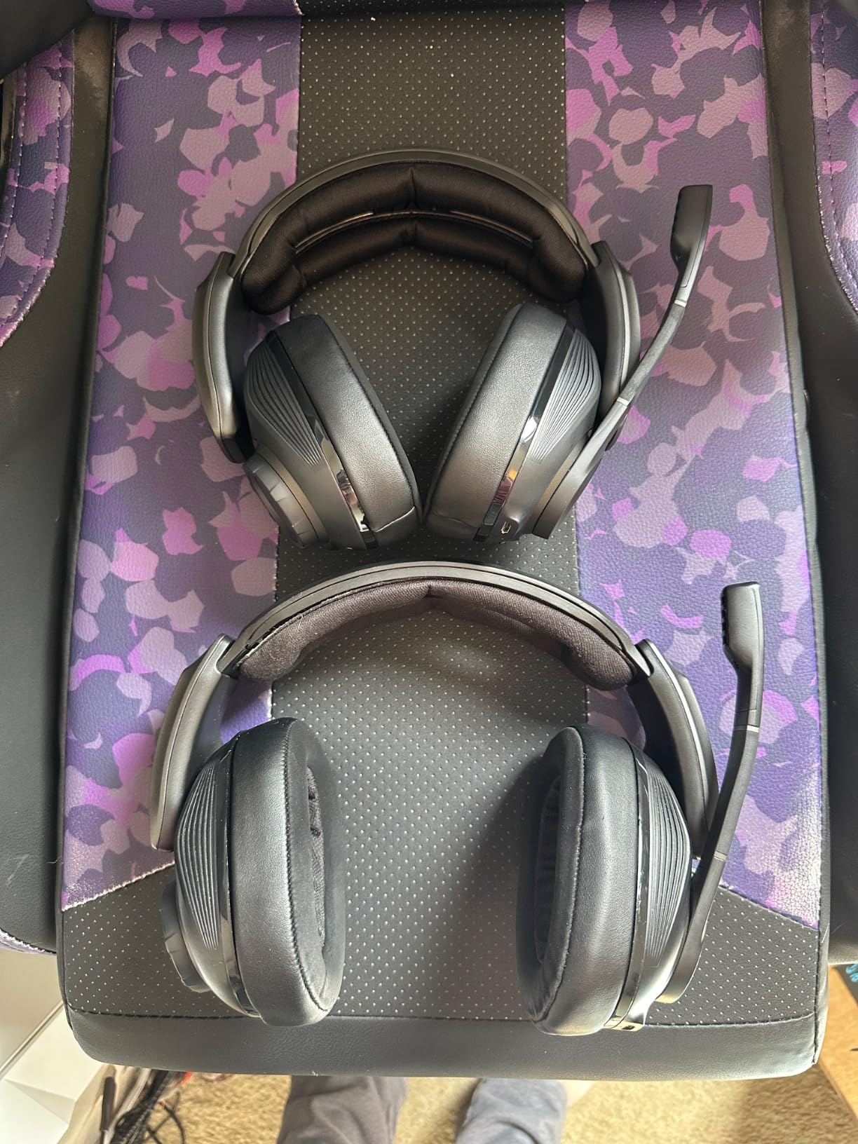 EPOS I Sennheiser GSP 670 Wireless Gaming Headset, 20 Hour Battery Life, Lag-Free, Noise-Cancelling Mic, Flip-to-Mute, Comfortable Ear Pads, 7.1 Surround Sound, Works on PC, Mac, PS5, PS4 & Phone customer photo 1