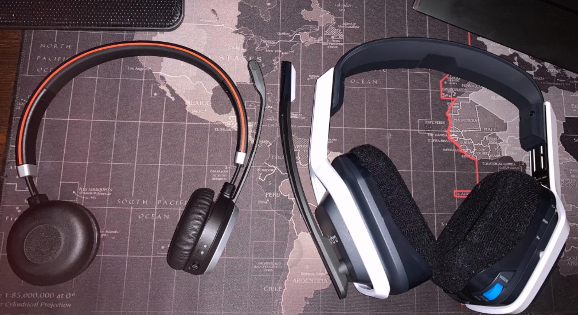 ASTRO Gaming A20 Wireless Headset Gen 2 - Compatible with PlayStation 4 & 5 / PC/Mac - White/Blue customer photo 2