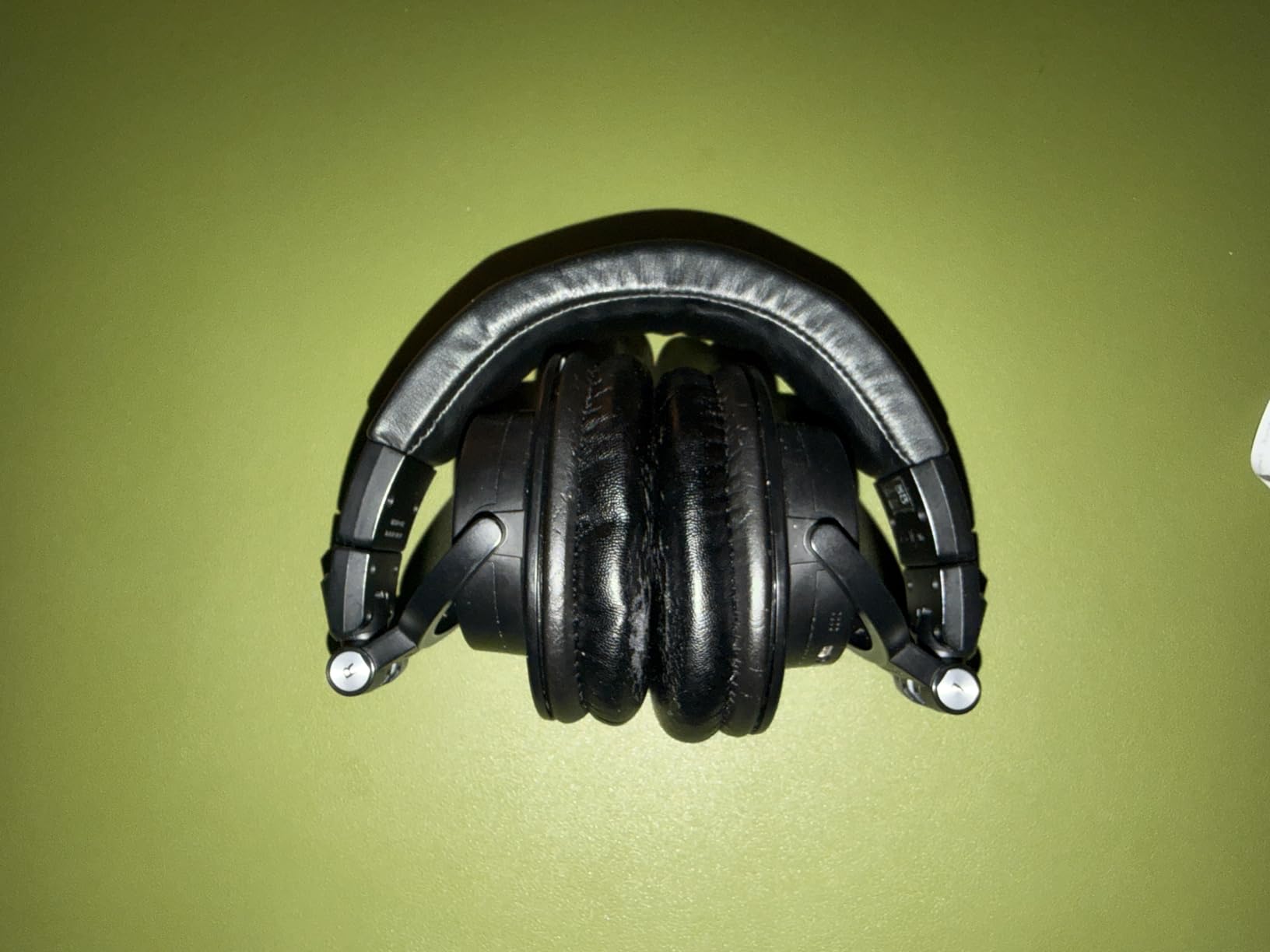 Audio-Technica ATH-M50XBT2 Wireless Headphones, Black customer photo 2