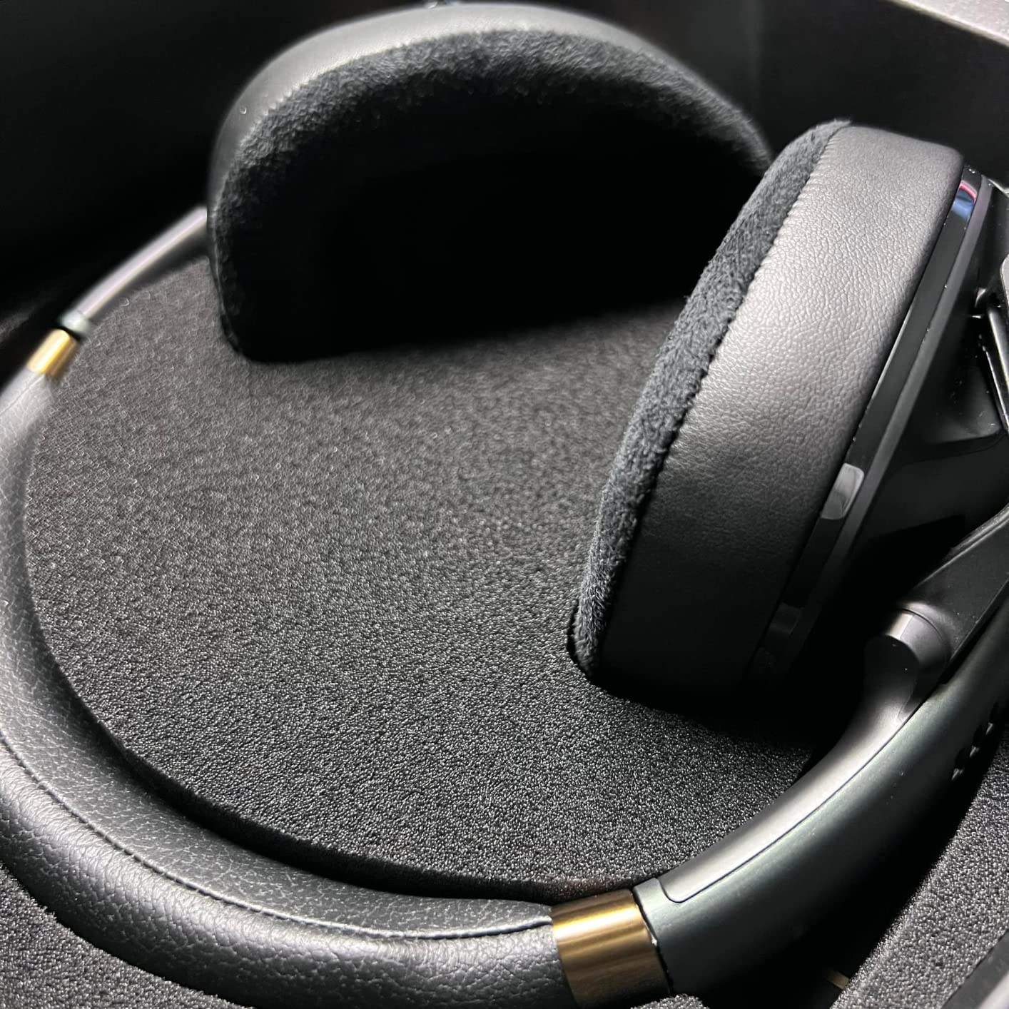 EPOS H6Pro - Closed Acoustic Gaming Headset with Mic - Lightweight Over-Ear Design - Lift-to-Mute - Compatible with Xbox, PS4, PS5 & PC - Black customer photo 1