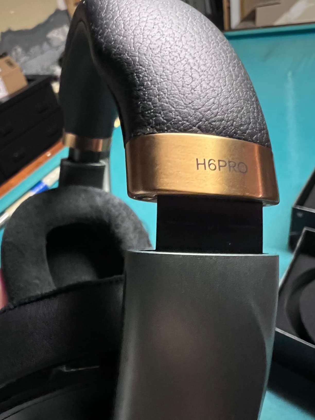 EPOS H6Pro - Closed Acoustic Gaming Headset with Mic - Lightweight Over-Ear Design - Lift-to-Mute - Compatible with Xbox, PS4, PS5 & PC - Black customer photo 2