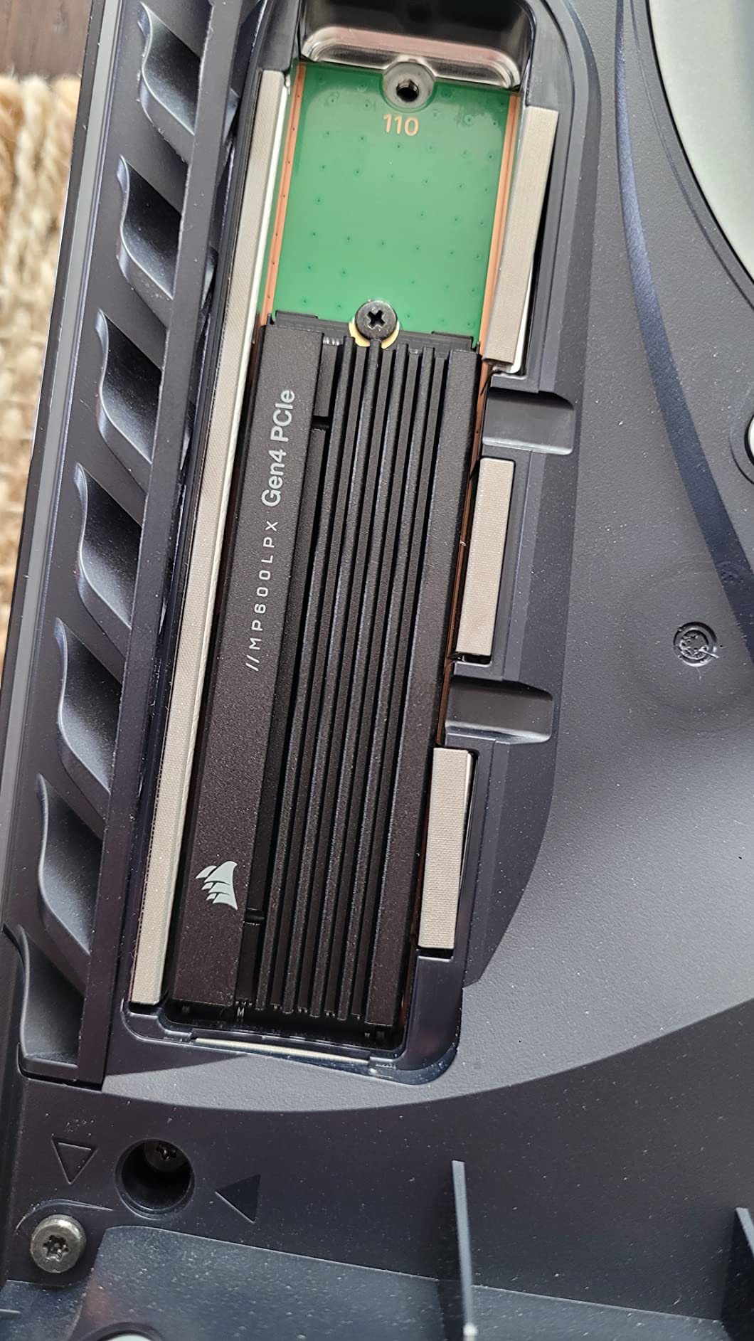 Corsair MP600 PRO LPX 2TB M.2 NVMe PCIe x4 Gen4 SSD - Optimized for PS5 (Up to 7,100MB/sec Sequential Read & 5,800MB/sec Sequential Write Speeds, High-Speed Interface, Compact Form Factor) Black customer photo 2