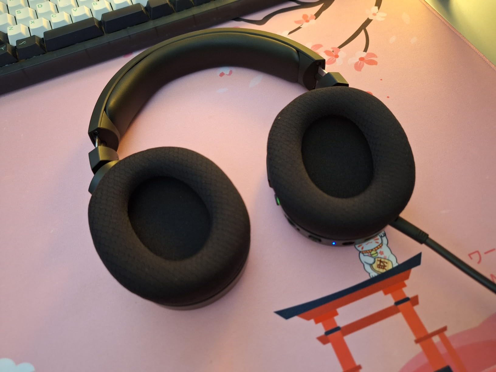 Razer Barracuda X Wireless Gaming & Mobile Headset (PC, PlayStation, Switch 2, Android, iOS): 2.4GHz Wireless + Bluetooth - Lightweight - 40mm Drivers - Detachable Mic - 50 Hr Battery - Black customer photo 2