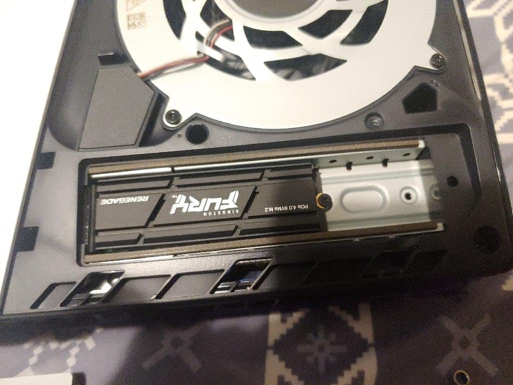 Kingston Fury Renegade 4TB PCIe Gen 4.0 NVMe M.2 Internal Gaming SSD with Heatsink, PS5 Ready, Up to 7,300MB/s (SFYRDK/4000G) customer photo 2