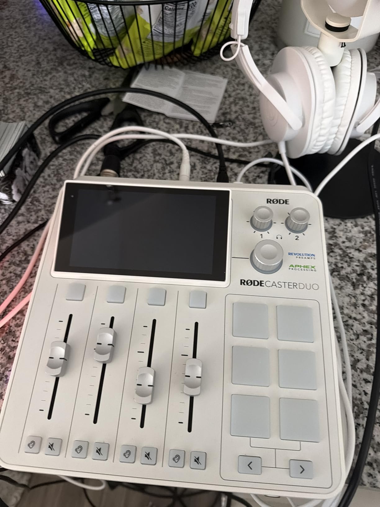 RØDE RØDECaster Duo Compact All-in-One Audio Production Solution for Podcasting, Streaming, Music Production and Content Creation (Black) customer photo 1
