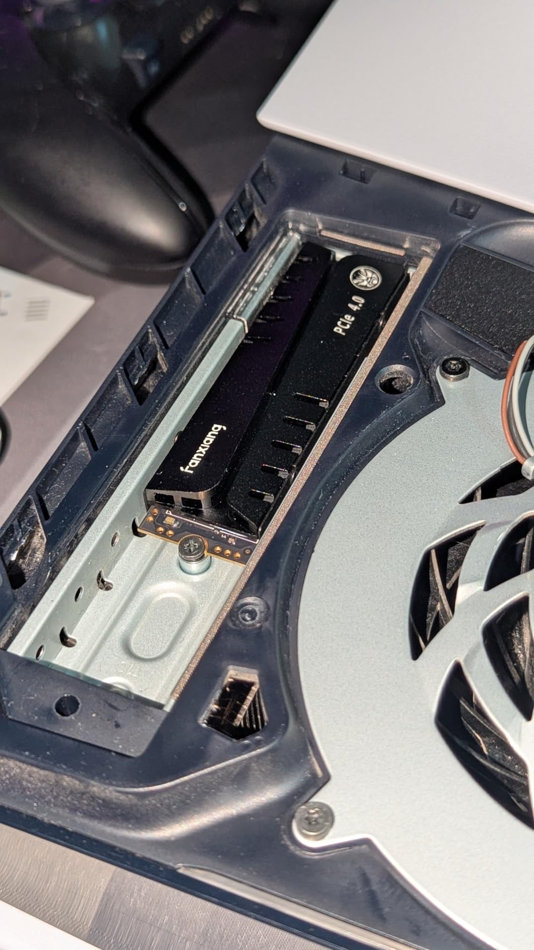 fanxiang S770 4TB NVMe M.2 SSD for PS5 - with Heatsink and DRAM, Up to 7300MB/s, PCIe 4.0, Suitable for PS5 Memory Expansion customer photo 1