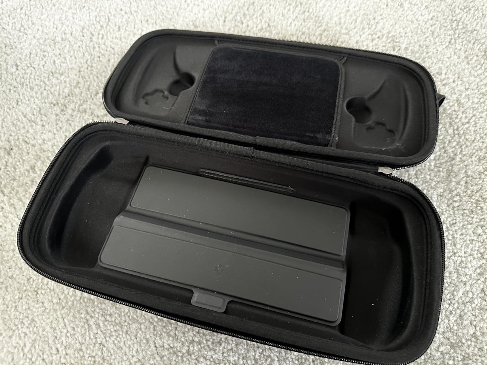 Spigen Rugged Armor Pro Designed for PlayStation Portal Remote Player Hard Shell Travel Carrying Case - Black customer photo 2