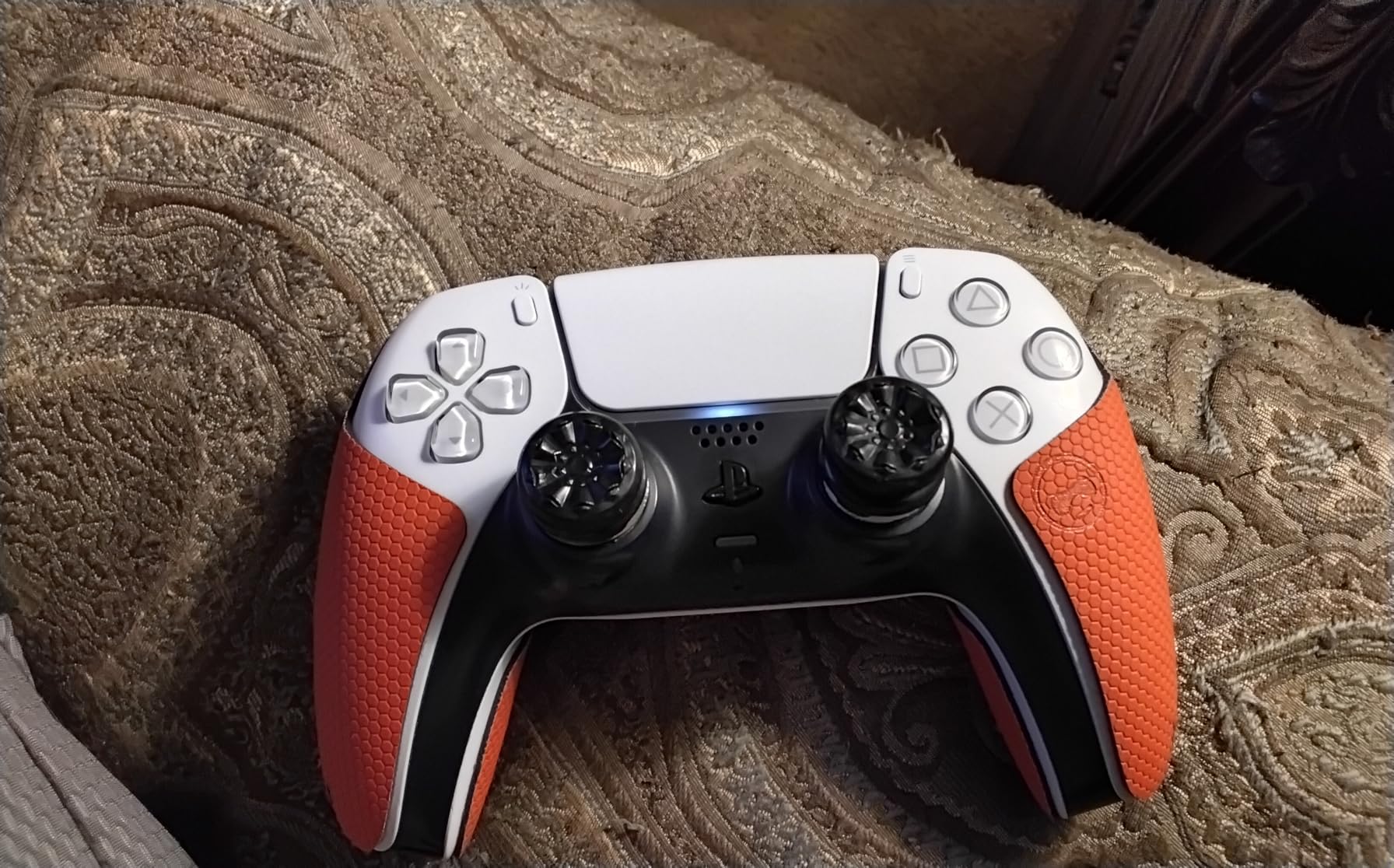 Aim Boost Kit for PlayStation 5 (PS5) and PlayStation 4 (PS4) Controller | Includes Performance Thumbsticks and Precision Rings | Black Galaxy Edition customer photo 1