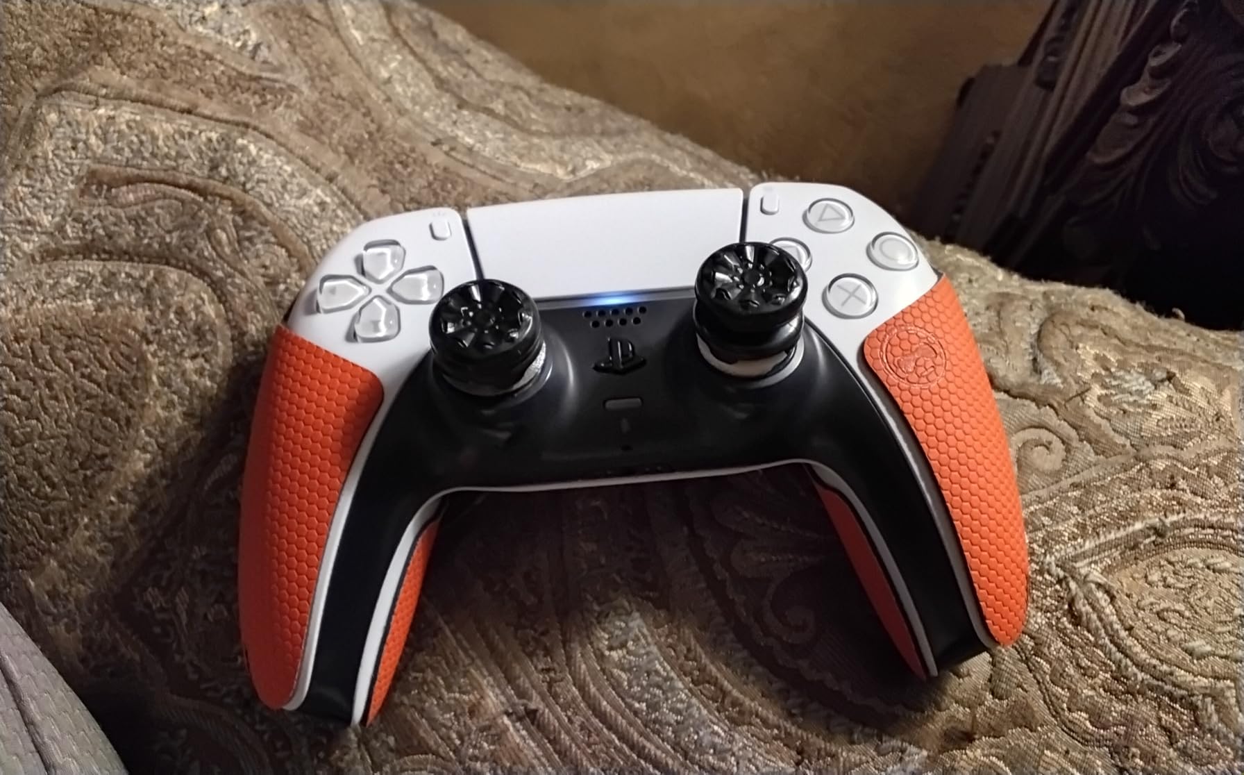 Aim Boost Kit for PlayStation 5 (PS5) and PlayStation 4 (PS4) Controller | Includes Performance Thumbsticks and Precision Rings | Black Galaxy Edition customer photo 2