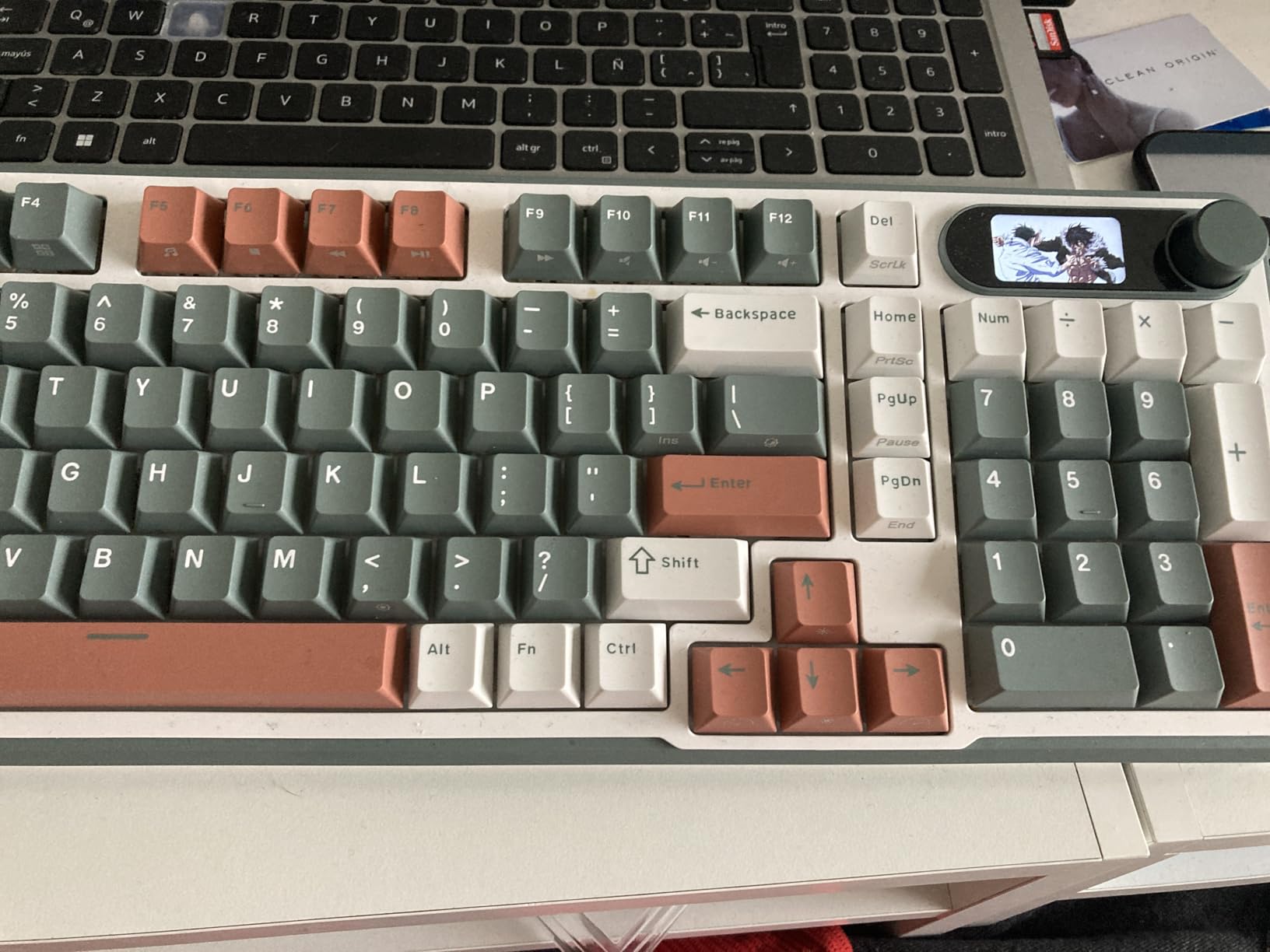 RK ROYAL KLUDGE S98 Wireless Mechanical Keyboard w/Smart Display & Knob customer photo 1