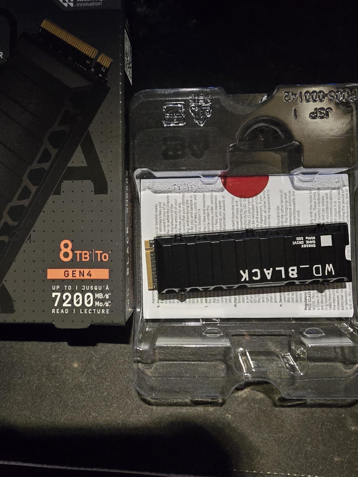WD_BLACK SN850X 4TB NVMe SSD with Heatsink - M.2 2280, Up to 7,300 MB/s Read, Up to 6,300 MB/s Write, Gaming Expansion (WDS400T2XHE) customer photo 1
