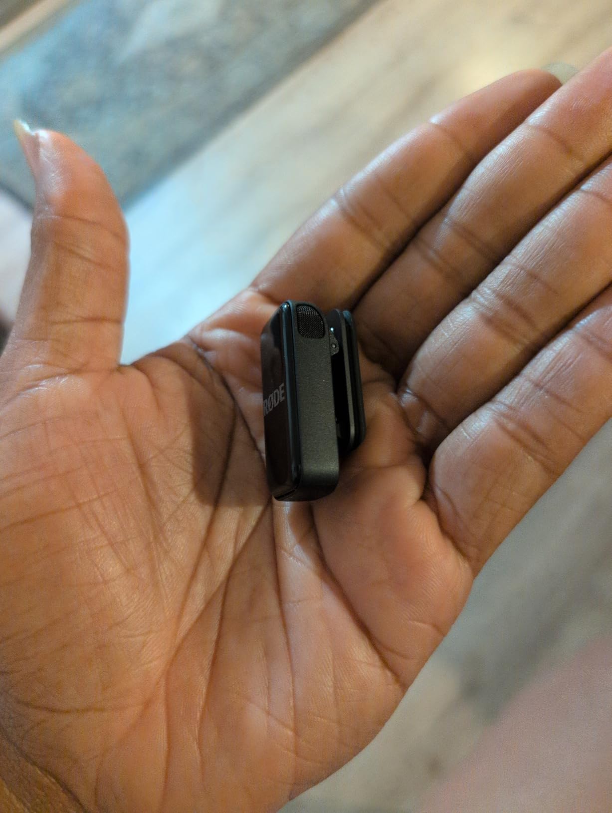 RØDE Wireless Micro (2 Mics + Charging Case), USB-C for iPhone & Android customer photo 2