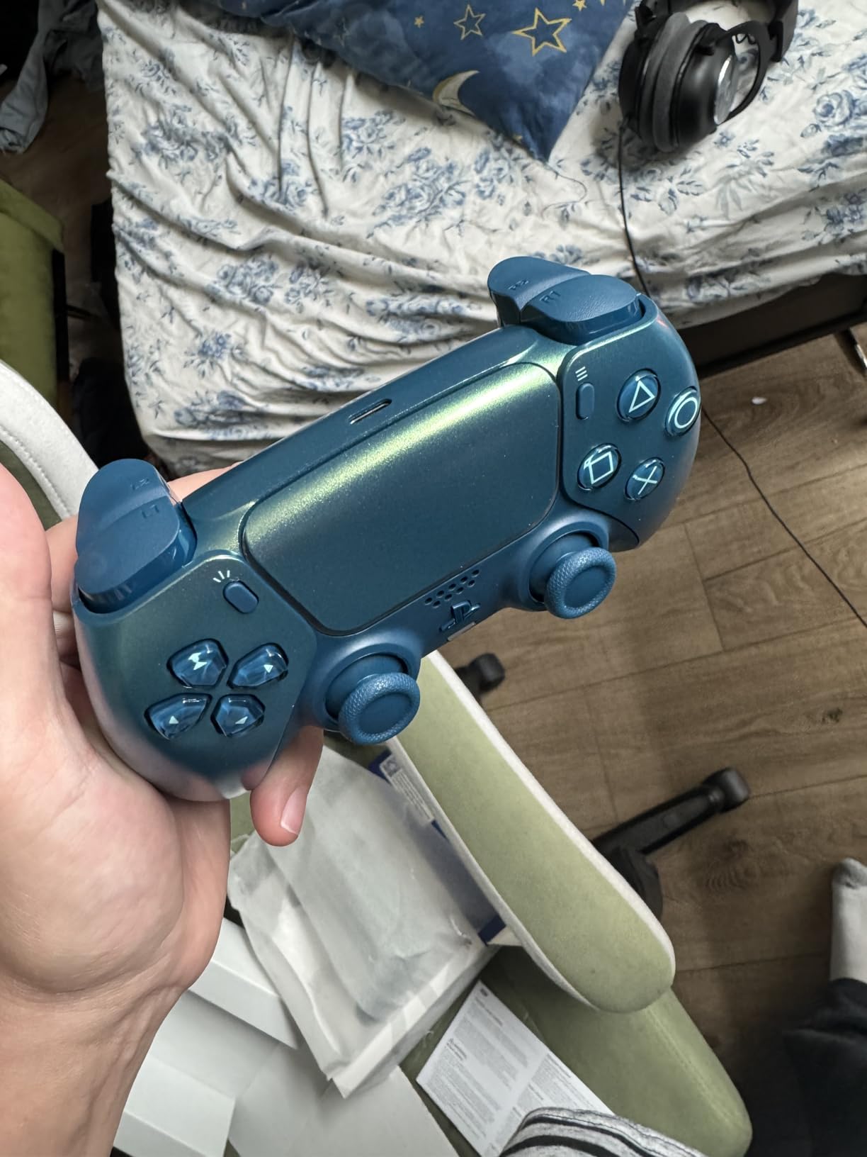 PlayStation DualSense Wireless Controller - for PS5, PC, MAC & Mobile customer photo 2