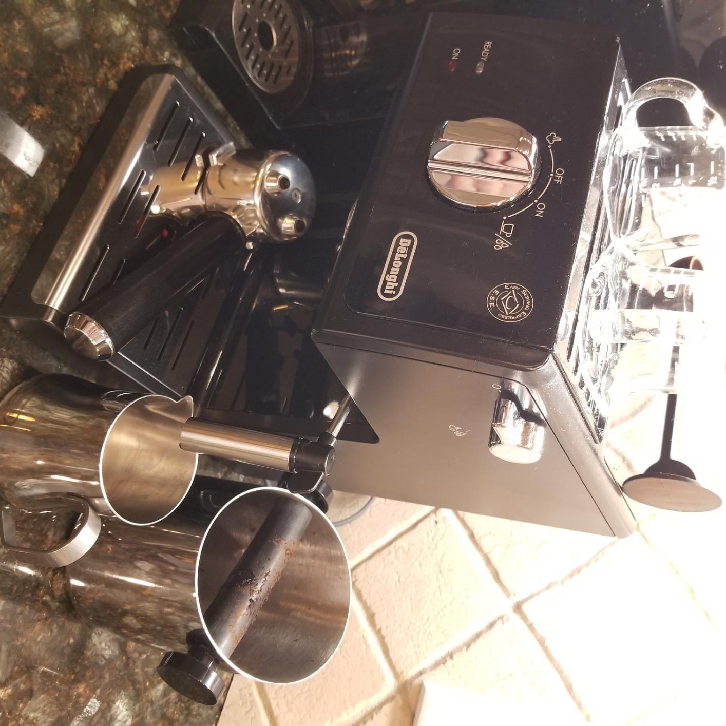 De'Longhi 15-Bar Pump Espresso Machine with Milk Frother & Temperature Control - Compact Home Barista Coffee Maker for Espresso, Latte, Cappuccino & Iced Coffee, Easy to Clean Design customer photo 1