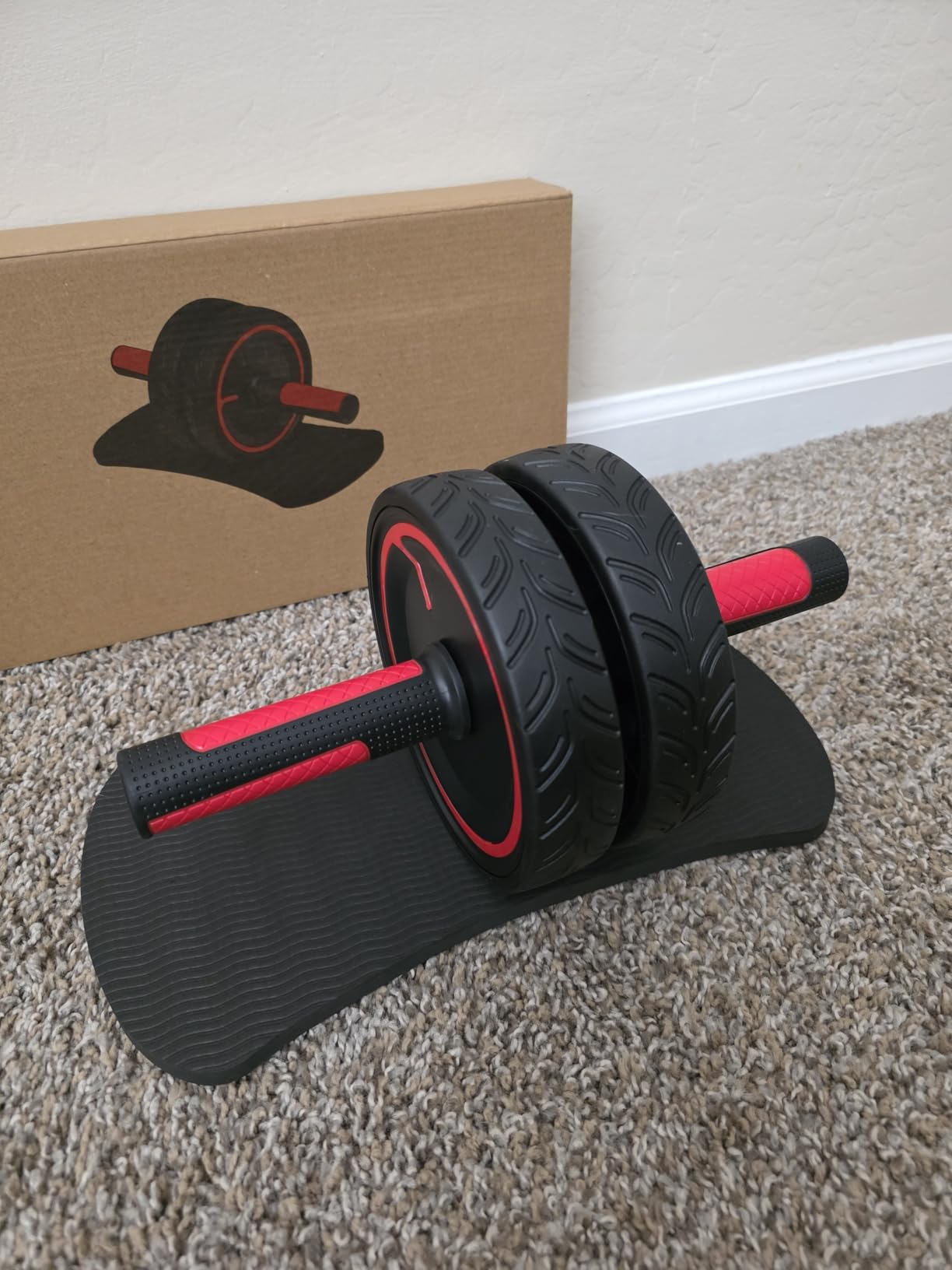 READAEER Ab Roller Wheel, Heavy Duty Workout Equipment for Home Gym, Professional Metal Handle with Rubber Surface Abdominal Exercise Wheel for Strength Training, Ab Wheel with Knee Pad customer photo 2