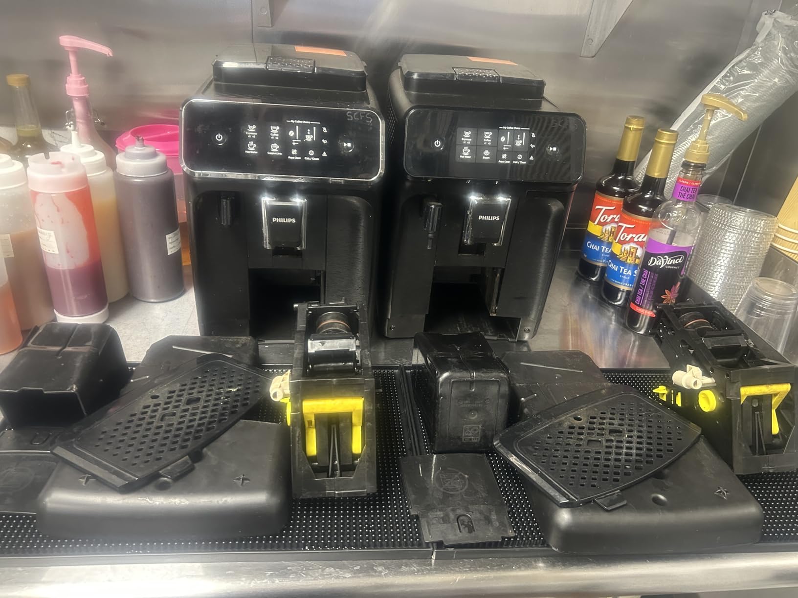 Philips 3200 Series Fully Automatic Espresso Machine, LatteGo Milk Frother, 5 Coffee Varieties, Intuitive Touch Display, 100% Ceramic Grinder (EP3241/54) customer photo 2