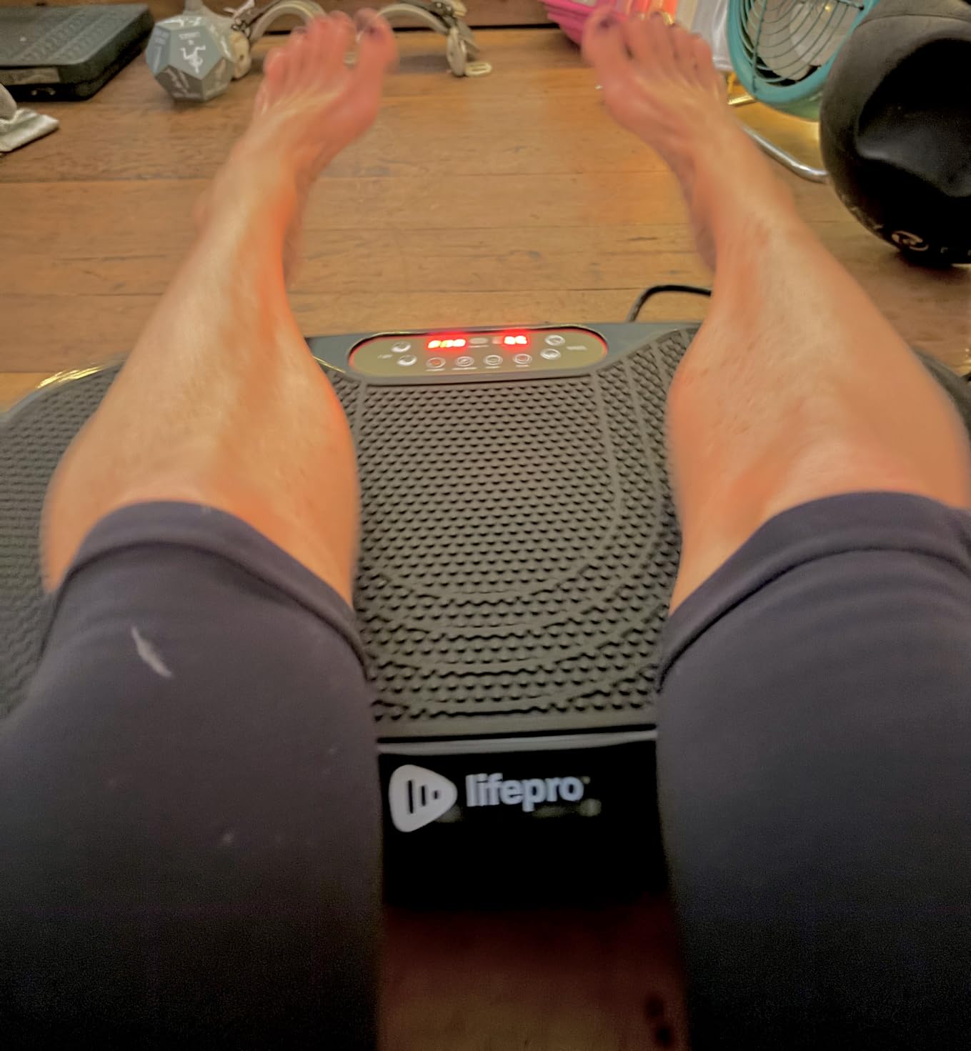 LifePro Waver Mini Vibration Plate Exercise Machine with Remote & Bands - Compact Whole Body Vibrating Plate for Lymphatic Drainage & Muscle Toning - Shake Machine with 99 Speed Levels & 10 Presets customer photo 2