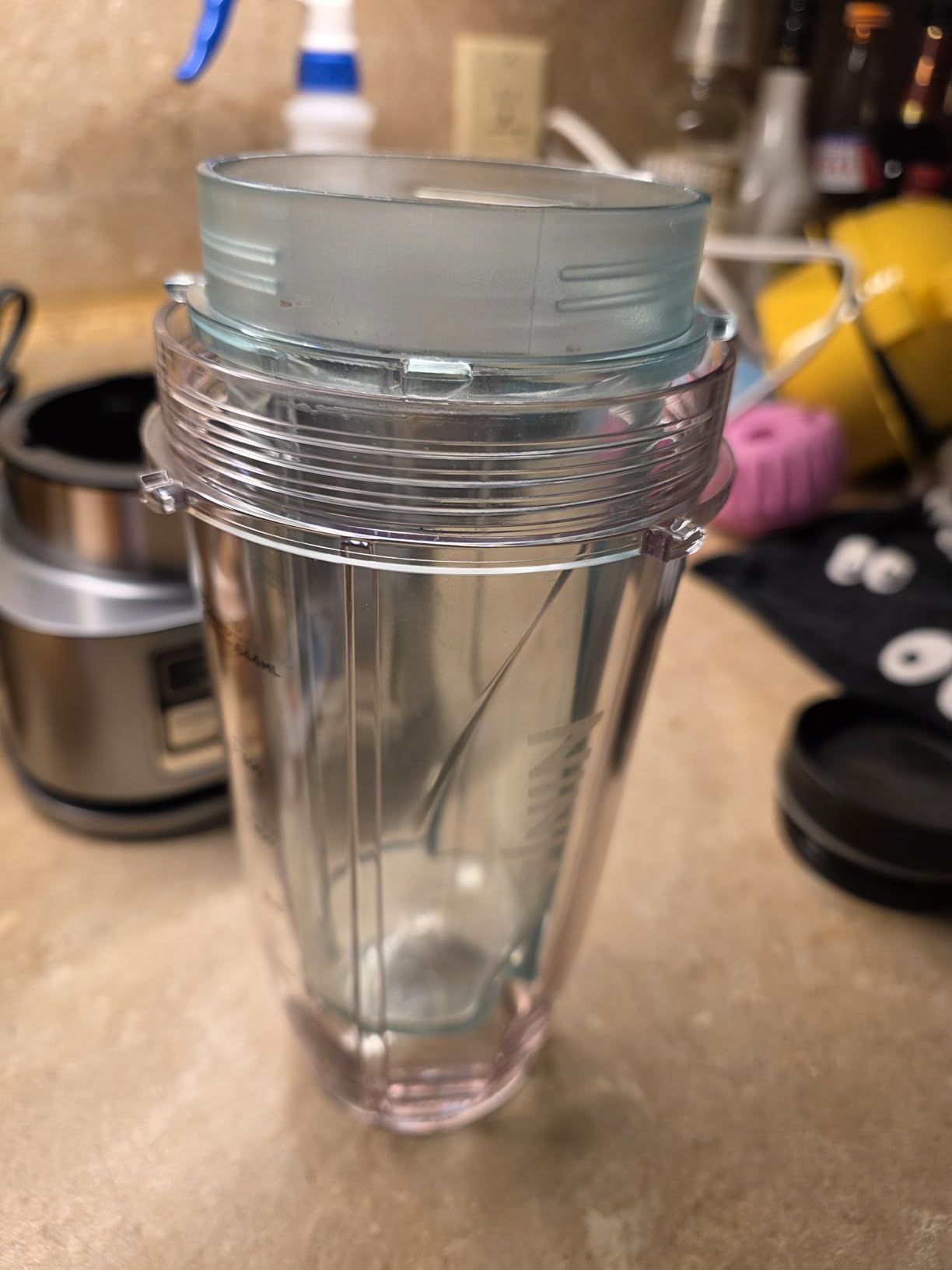 Ninja Foodi Personal Blender | Smoothie Bowl Maker with Storage Lid, Nutrient Extractor and Mixer | 1200-Peak-Watt smartTORQUE Motor | Hybrid Edge Blades, (2) 24-oz. Cups | Silver | SS101 customer photo 1