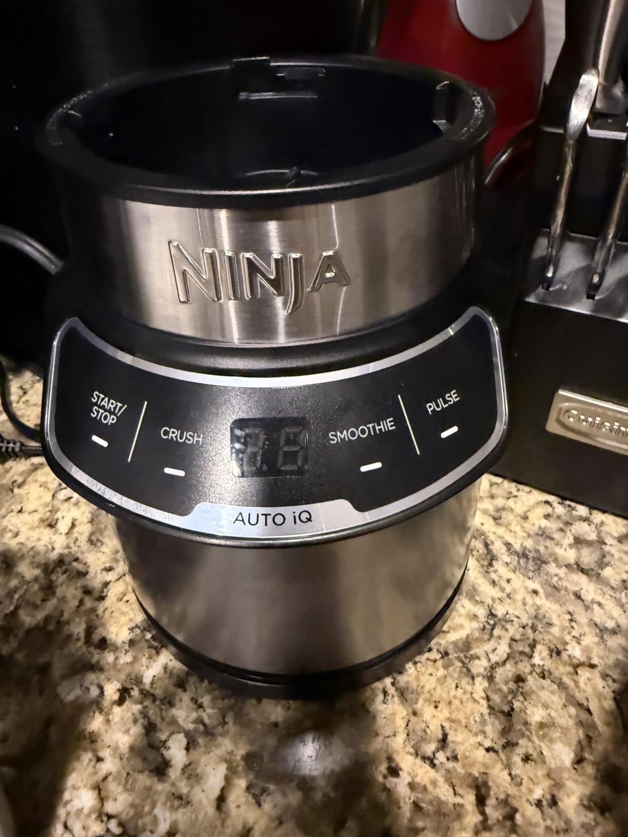 Ninja Nutri-Blender Pro with Auto-iQ | For Smoothies, Shakes, Frozen Drinks, Salsa, Dips | (2) 24-oz. To-Go Cups & Spout Lids | 1100-Peak-Watt | Silver | BN401 customer photo 1