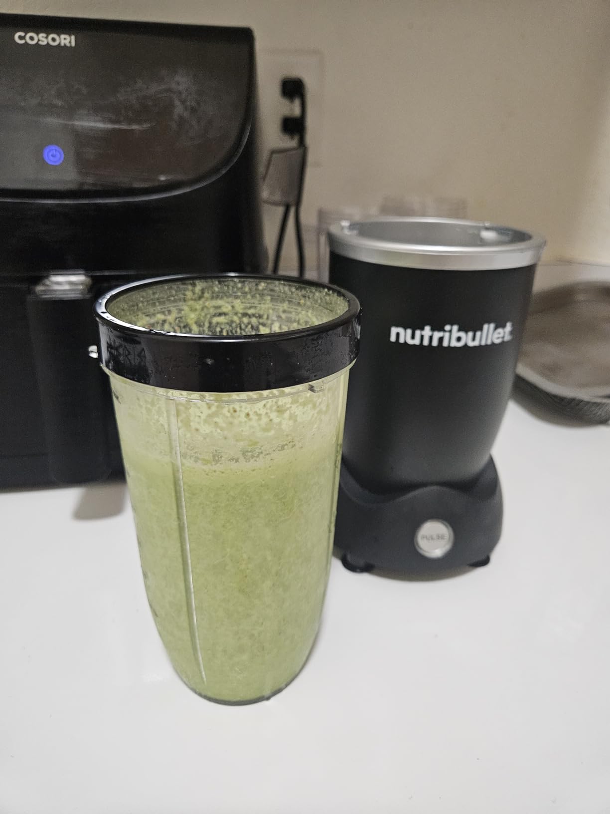 nutribullet Pro+ Personal Blender 1200W - Pulse Function, Auto Shut-Off, Nutrient Extractor for Smoothies, Shakes & Salsas - Includes 32 oz & 24 oz To-Go Cups, Matte Black customer photo 2