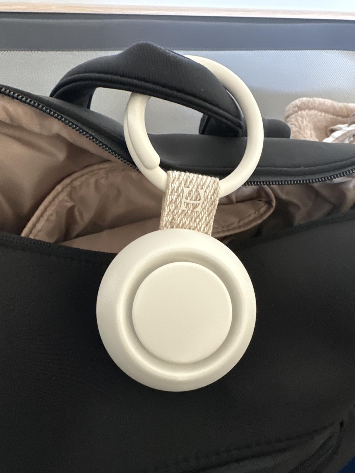 Hatch Go | Portable Sound Machine for Babies and Kids | Sleep Soother | 10 Soothing Sounds | White Noise | Hush | Travel | Registry Gift | Baby Shower | Clips on Stroller | Putty customer photo 2