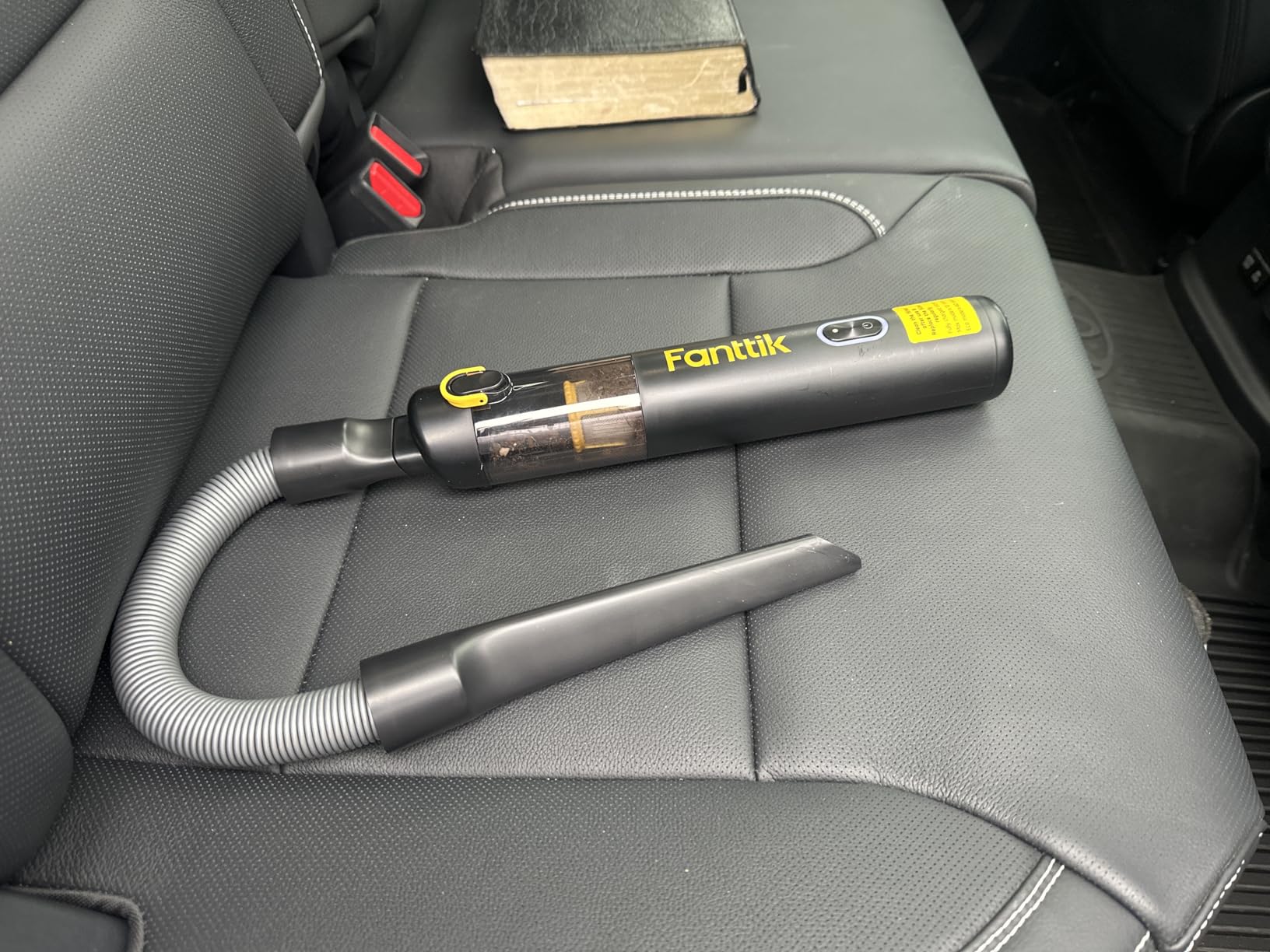 Fanttik Slim V8 APEX Car Vacuum, 4-in-1 Portable Mini Cordless Vacuum with 19000pa Suction Power for Pet Hair, Type-C Charge, One-Touch Empty for Car, Office Desk, Keyboards (Black) customer photo 2