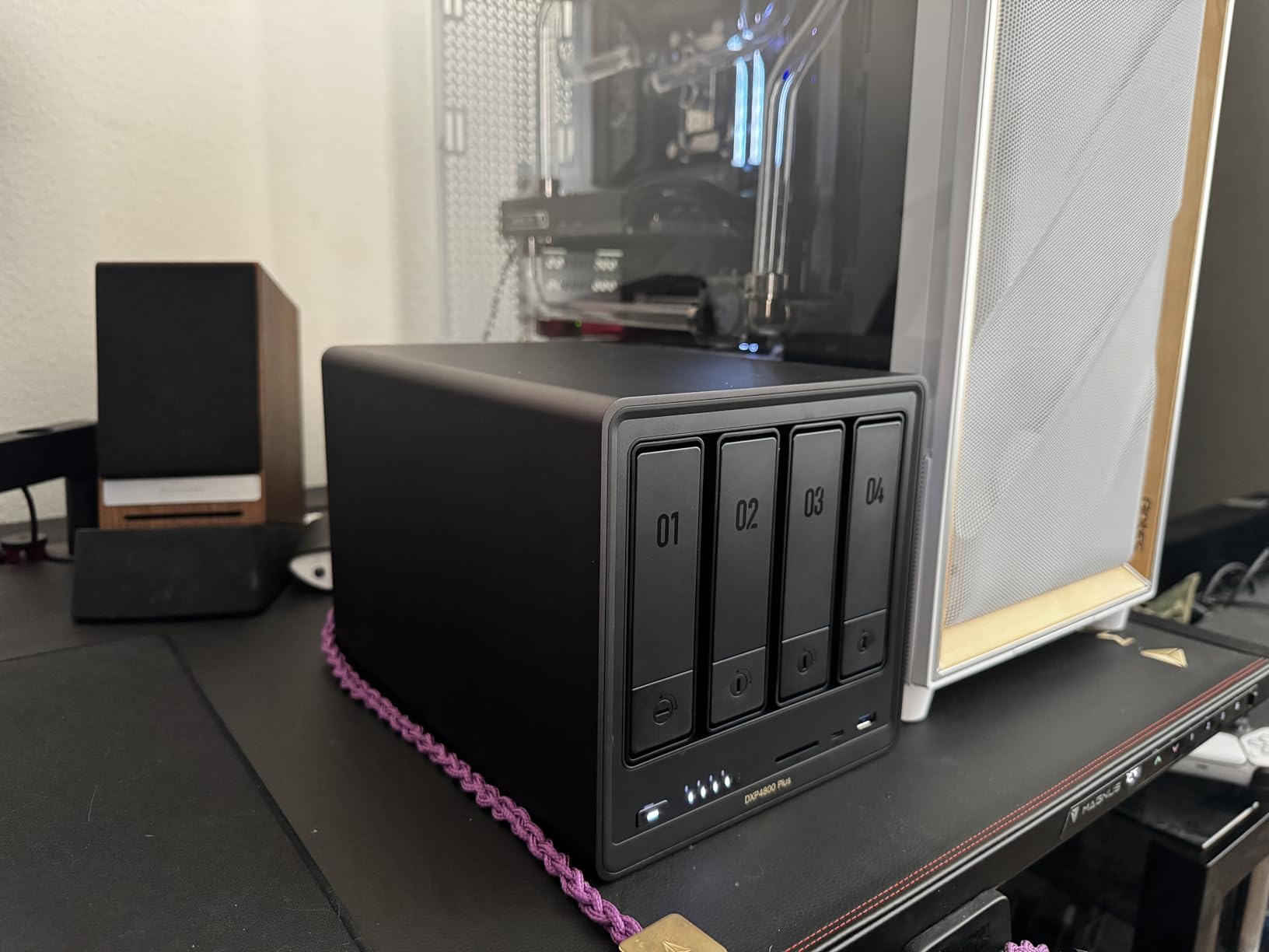 UGREEN NASync DXP4800 Plus 4-Bay Desktop NAS, Intel Pentium Gold 8505 5-Core, 8GB DDR5 RAM, 128G SSD, 10GbE, 2.5GbE, 2X M.2 NVMe, 4K HDMI (Diskless) customer photo 1