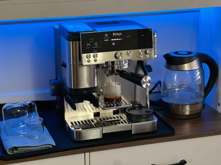 Ninja Luxe Cafe Premier 3-in-1 Espresso Machine, Drip Coffee, & Rapid Cold Brew | Built-in Coffee Grinder, Hands-Free Milk Frother, Assisted Tamper for Cappuccinos & Lattes | Stainless Steel | ES601 customer photo 1