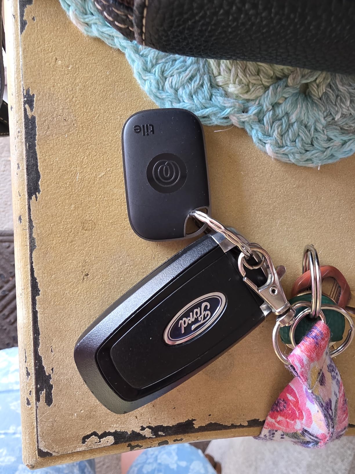 Life360 Tile Pro - Powerful Bluetooth Tracker, Key Finder and Item Locator for Keys, Bags and More. Both iOS and Android Compatible. Phone Finder. 1-Pack (Black) customer photo 1