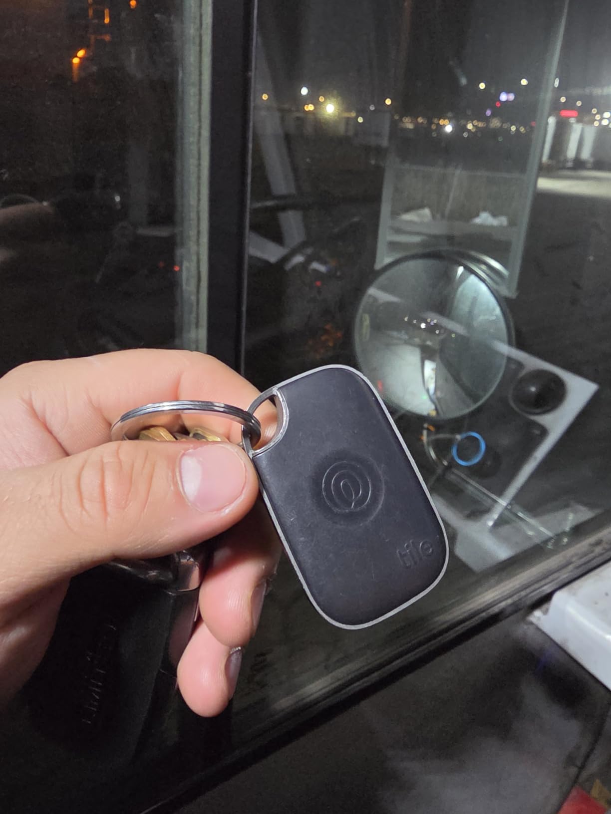 Life360 Tile Pro - Powerful Bluetooth Tracker, Key Finder and Item Locator for Keys, Bags and More. Both iOS and Android Compatible. Phone Finder. 1-Pack (Black) customer photo 2