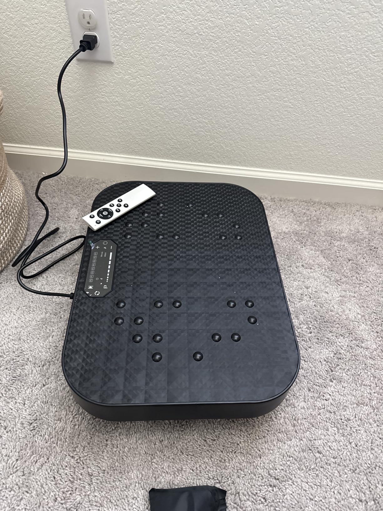 SEDOZIK Vibration Plate Exercise Machine, Vibration Plate for Lymphatic Drainage Weight Loss, 450 Lbs Capacity Full Body Vibrating Platform Workout Equipment with Bluetooth for Home Women Men customer photo 1