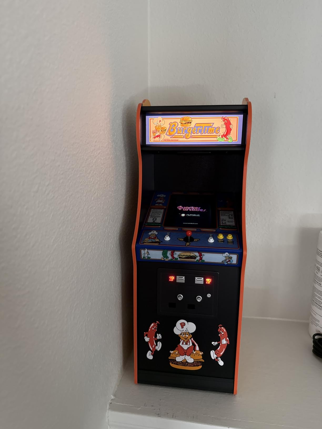 Numskull Quarter Elevator Action Mini Arcade - 1/4 Scale Authentic Wooden Replica, Original ROM, Rechargeable Battery & 3W Speakers for Retro Enthusiasts customer photo 1