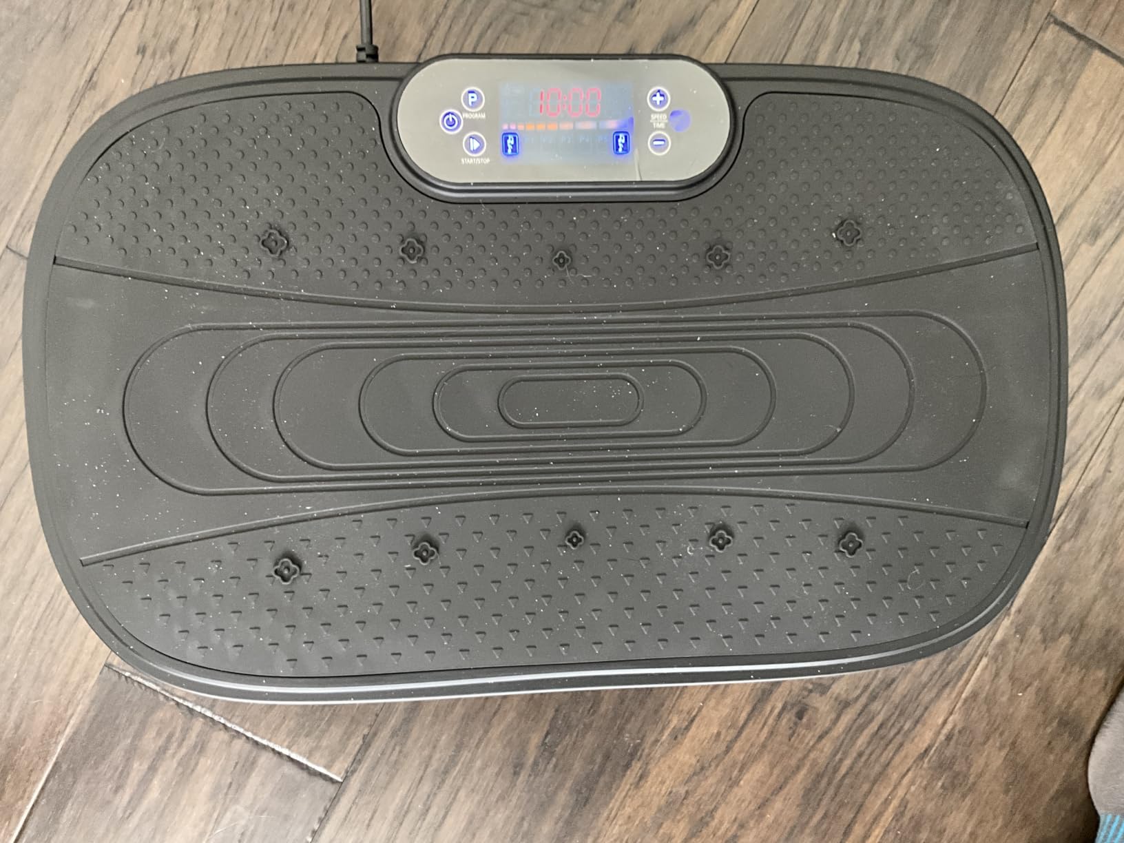 Renoj Vibration Plate Exercise Machine, 3D Whole Body Vibration Platform for Lymphatic Drainage and Muscle Recovery, 455-lb Capacity Fitness Machine with Bluetooth Speaker and LED Display for Home Gym customer photo 1