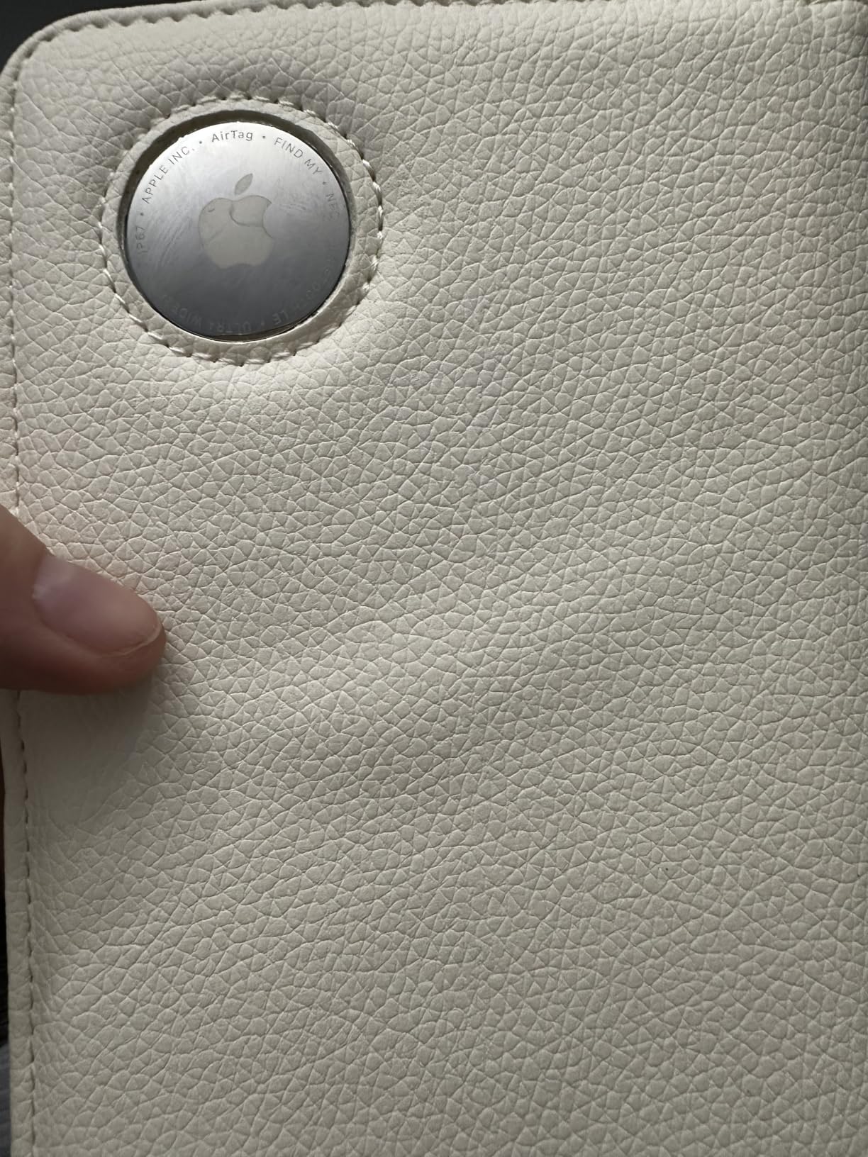 AirTag (2nd Generation): Tracker for Keychain, Wallet, and More; Locator with Sound; Simple One-Tap Setup with iPhone or iPad; Key Finder with up to 1.5X Precision Finding Range customer photo 1