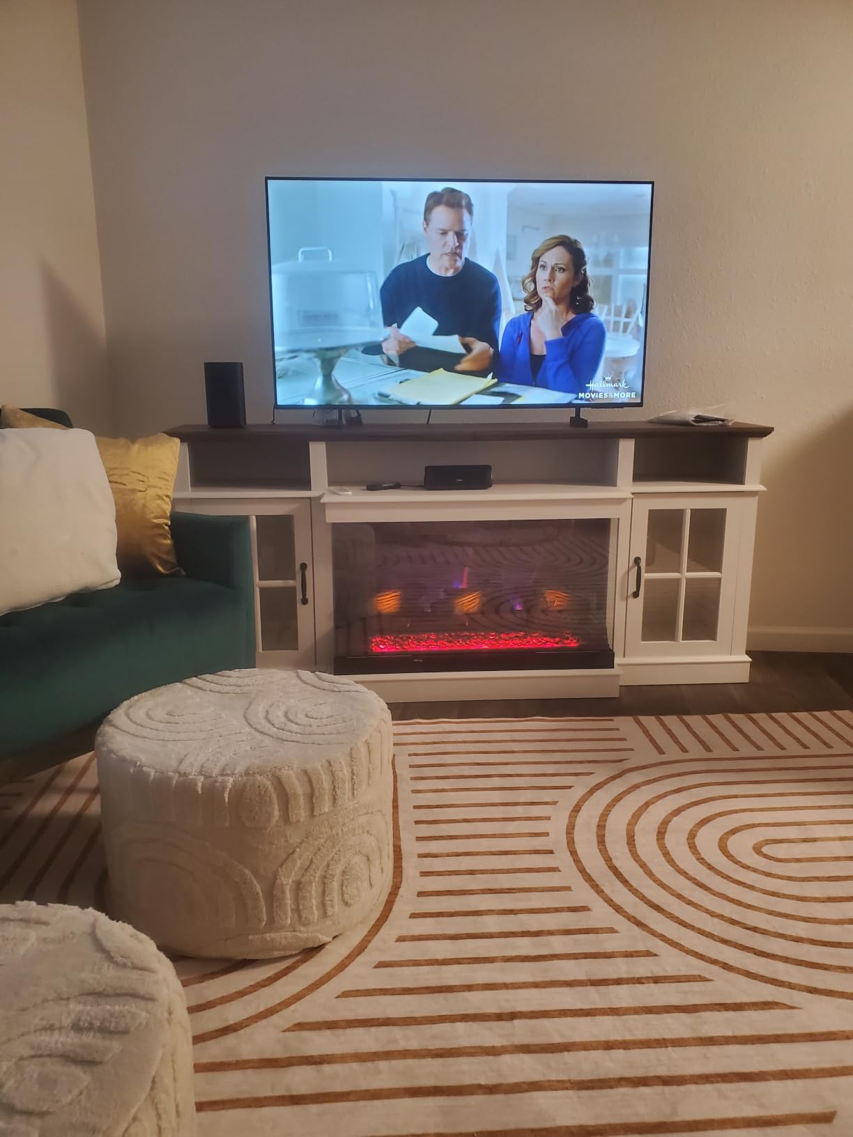 Samsung 43-Inch Class Crystal UHD U8000H Series Samsung Vision AI Smart TV (2026 Model, 43U8000H) Crystal Processor 4K, Endless Free Content, Motion Xcelerator, Color Booster, Alexa Built-in customer photo 2