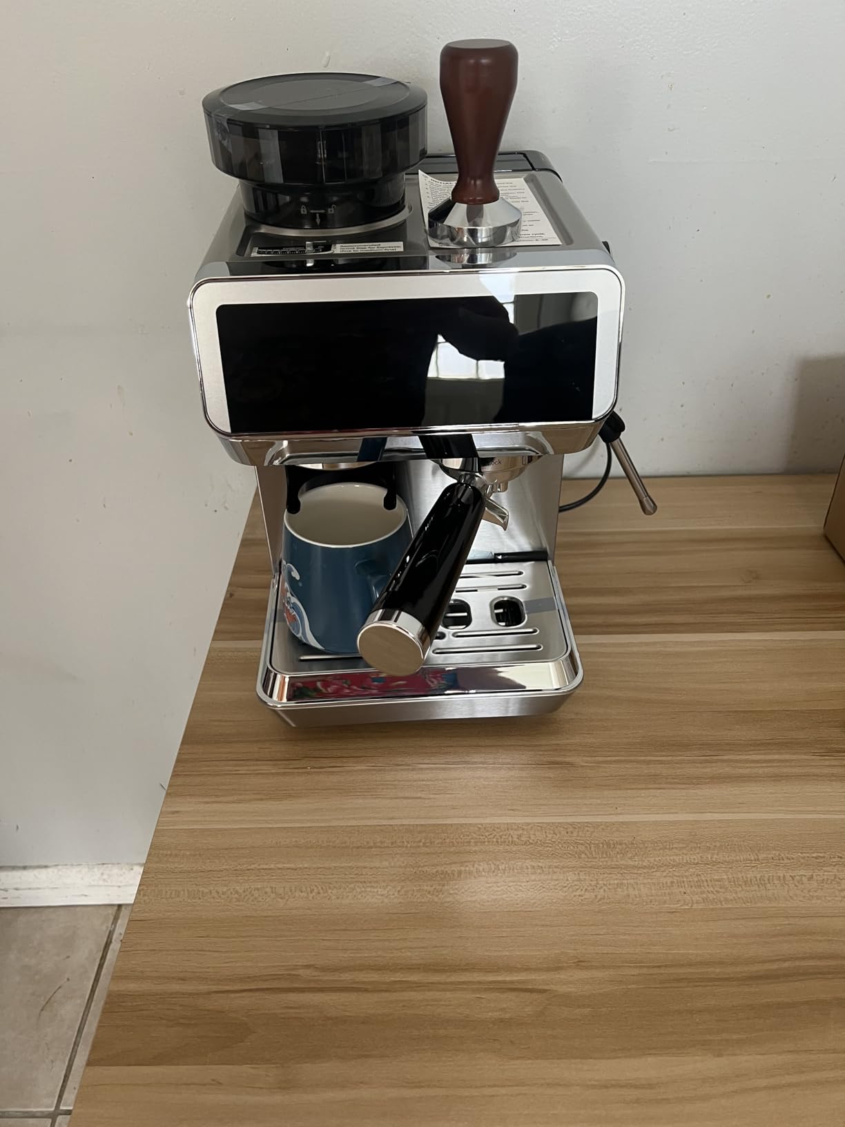 AMZCHEF Espresso Machine With Grinder, 190F-201F Temp Control Coffee machine with 44 Grind Setting, Milk Frother, Touch Screen, Cold Brew, Silver customer photo 1
